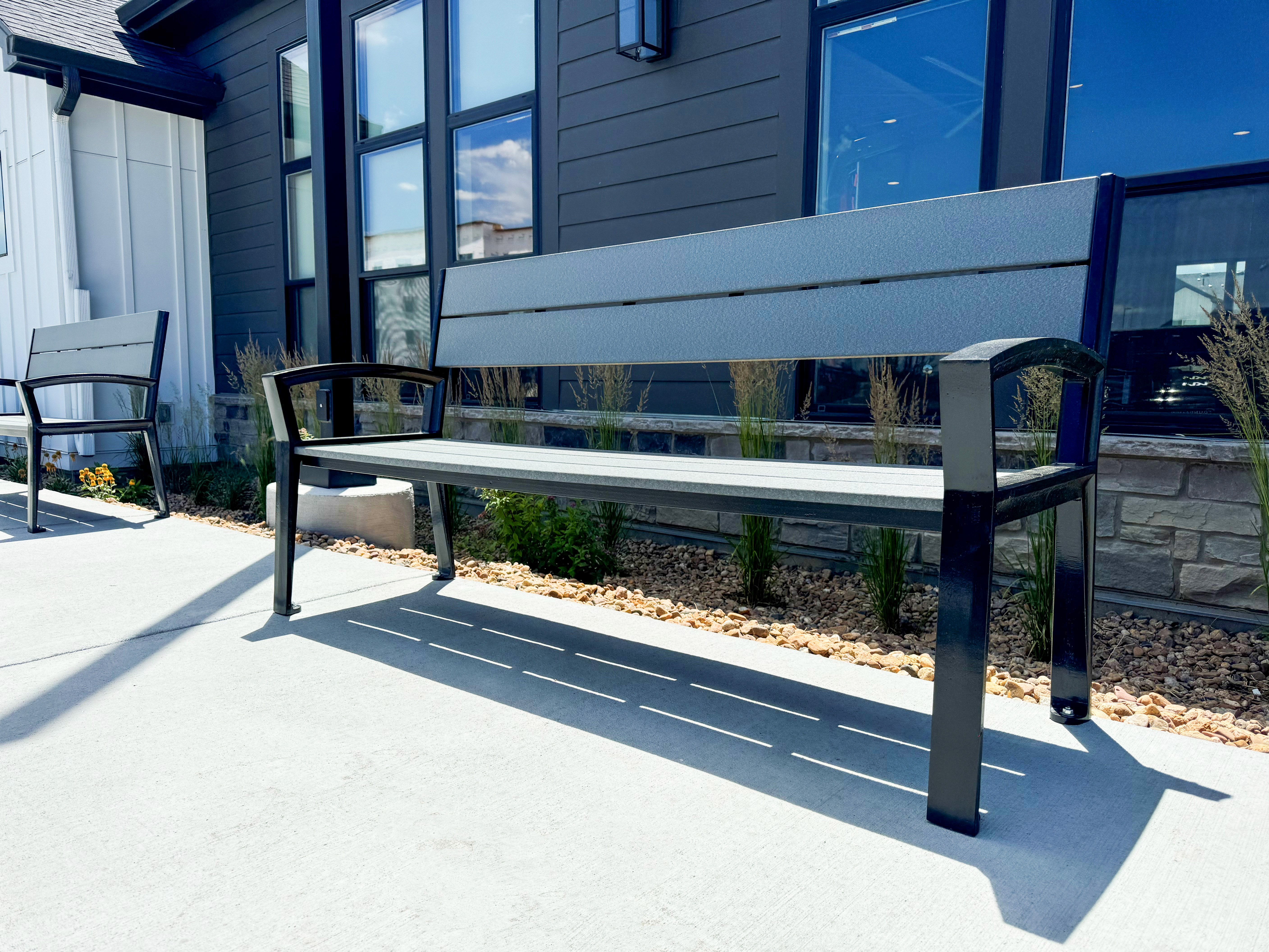 Everett Bench 6Ft Glossblack Recycledplastic Gray Corporate Denverco