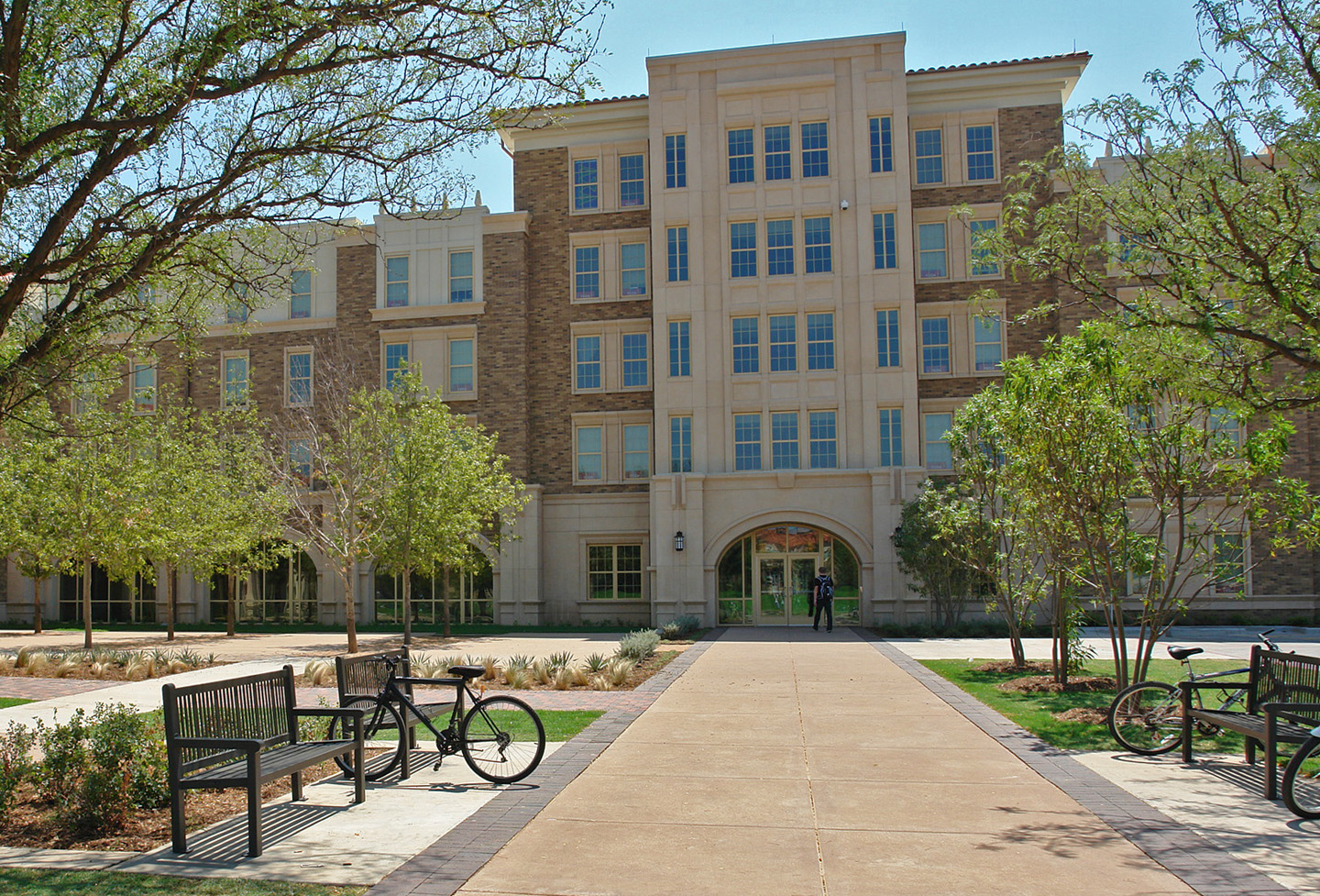 reading-bench-with-back-on-campus-2.jpg
