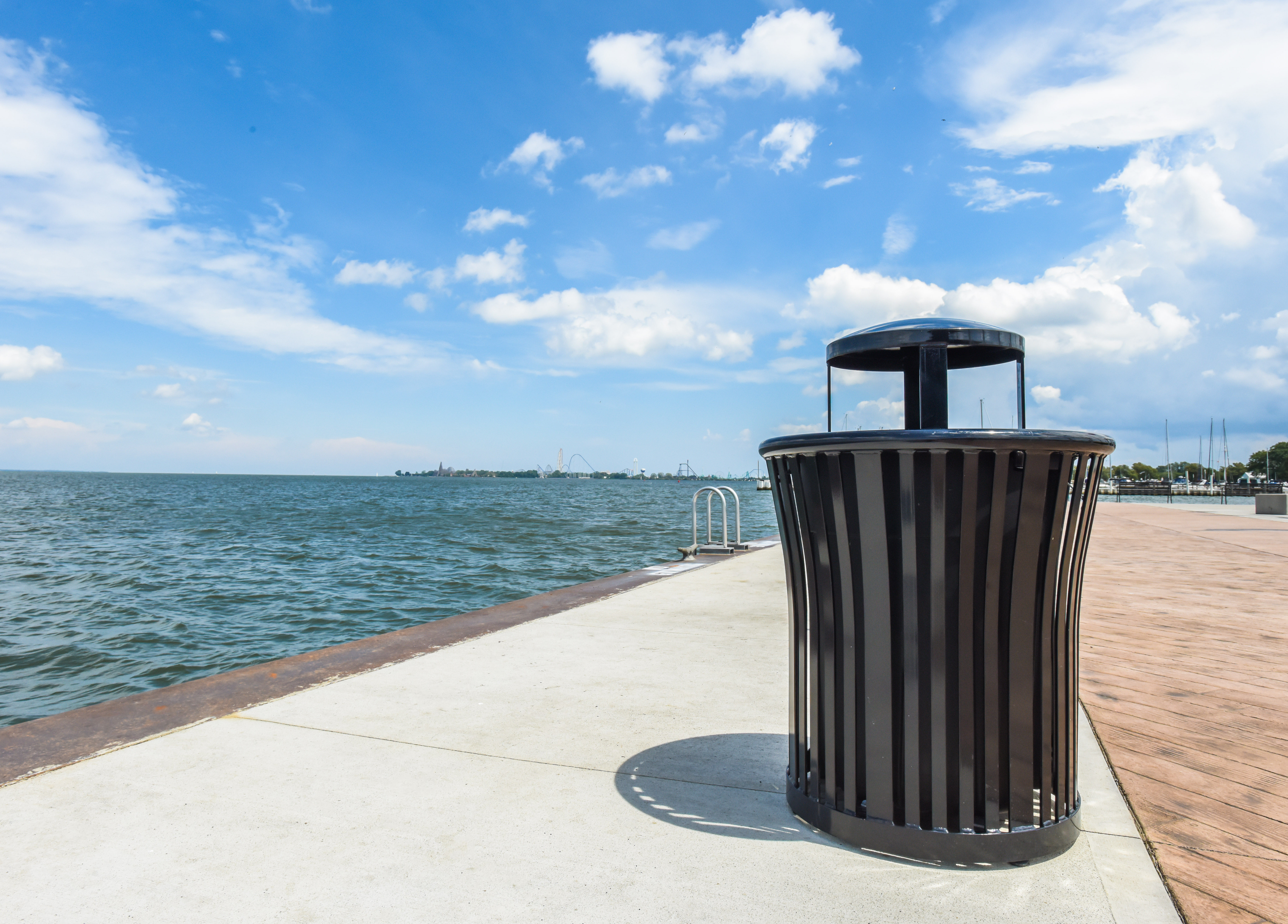 Harmony Litter Receptacle 32Gal Elevatedlid Glossblack Recreation Pier OH (1)