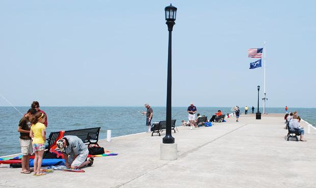 Image 7 Lamplighter Benches Pier