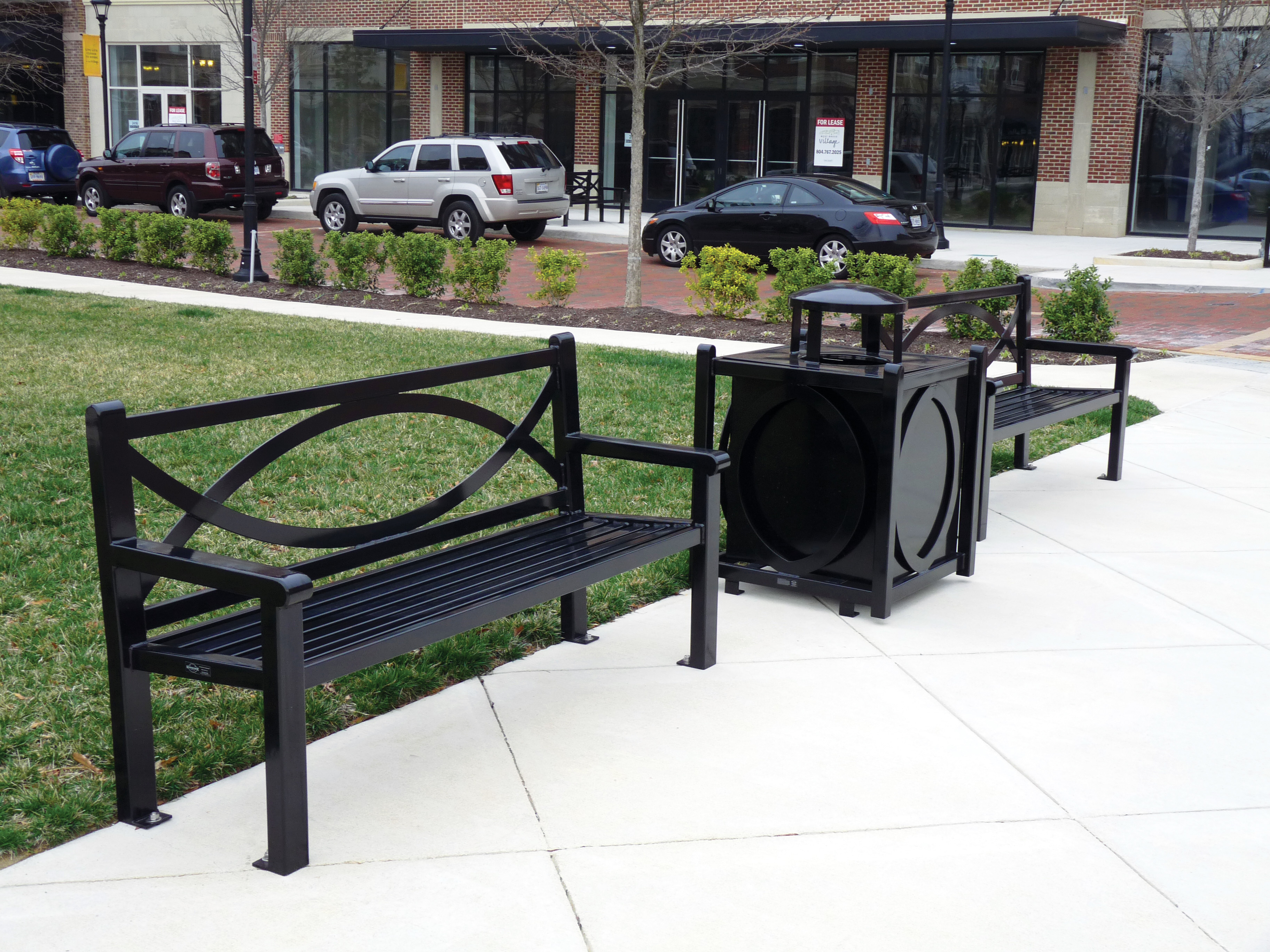 Yuma Bench With Back 6Ft Yuma Litter Receptacle 32Gal Glossblack Streetscape Retail