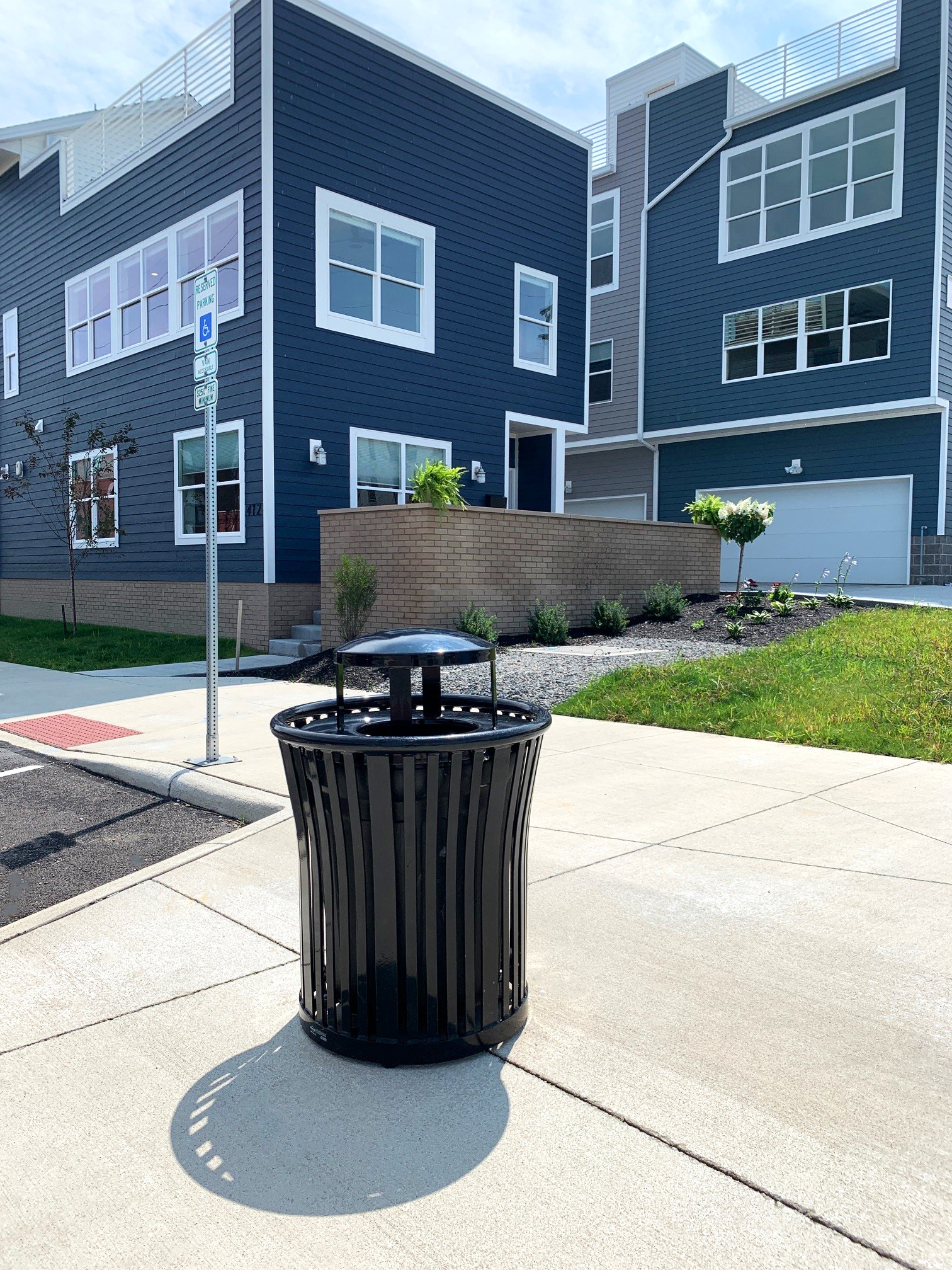 Harmony Litter Receptacle 32Gal Elevatedlid Residential Townhomes Sanduskyoh