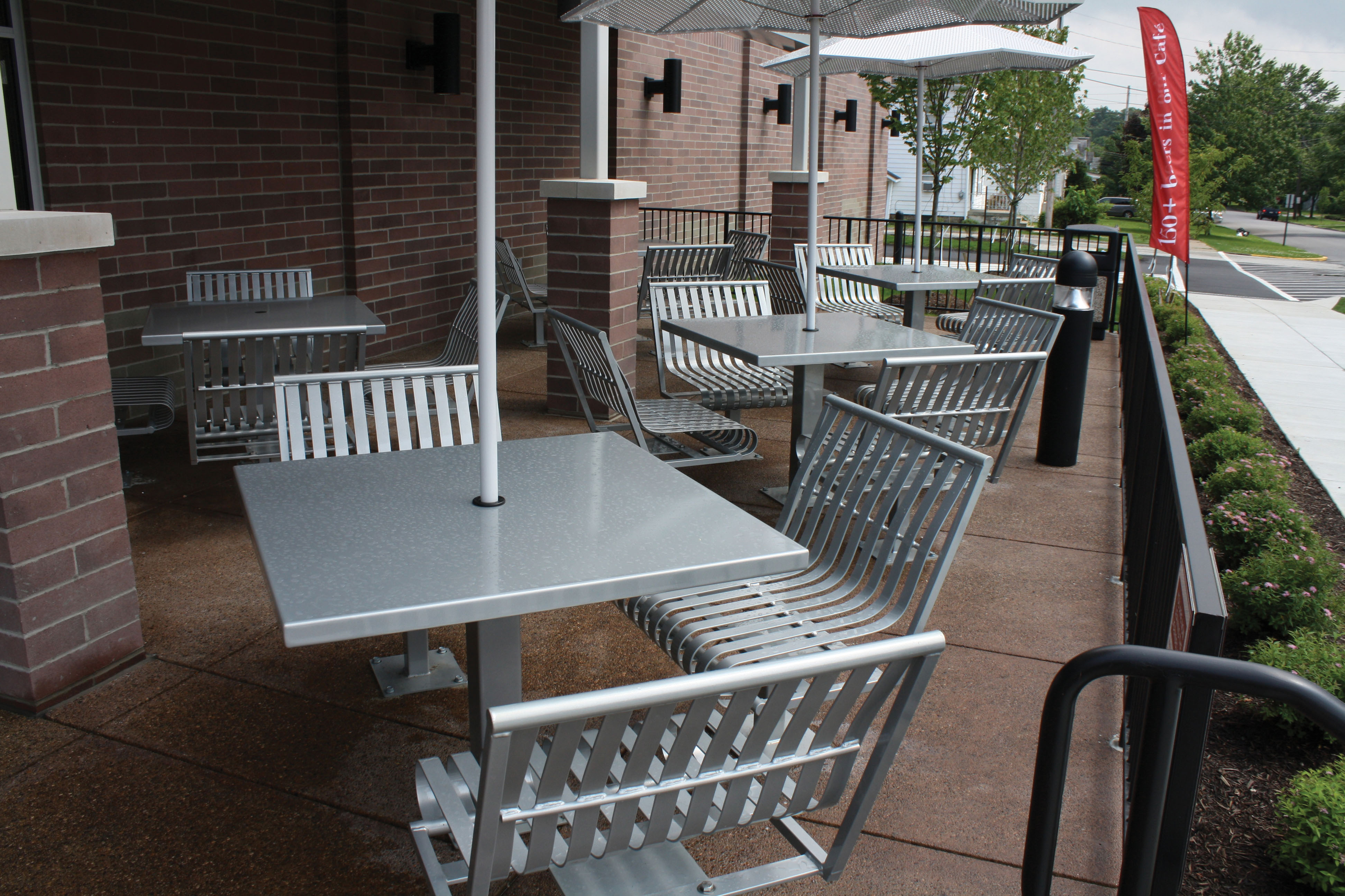 Feature Saxony Table Set Square Sparklesilver Ada Retail Gasstation