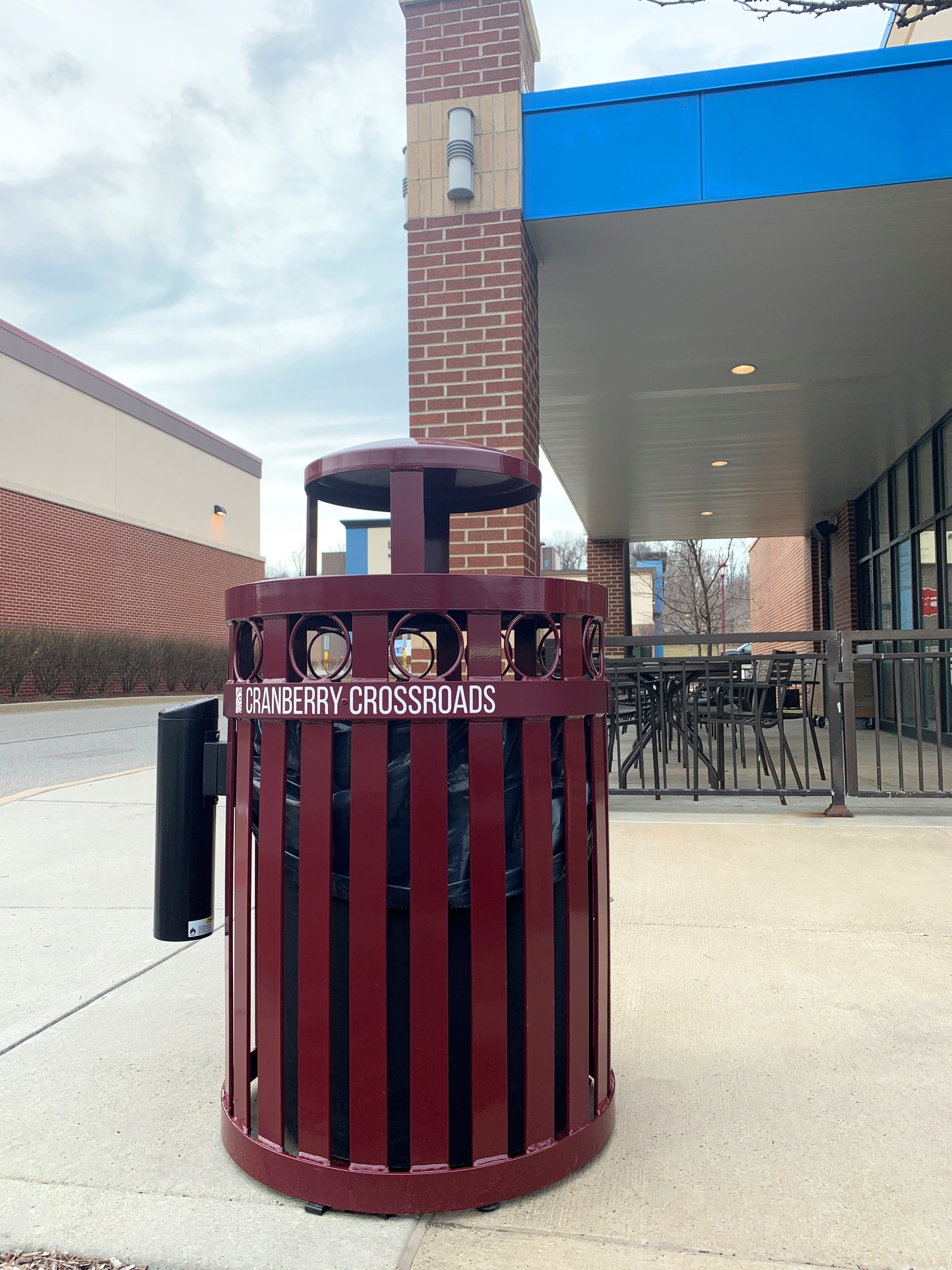 Atlanta Round Litter Receptacles 32Gal Burgundy Keyshieldart Tipster Retail Cranberrytwppa