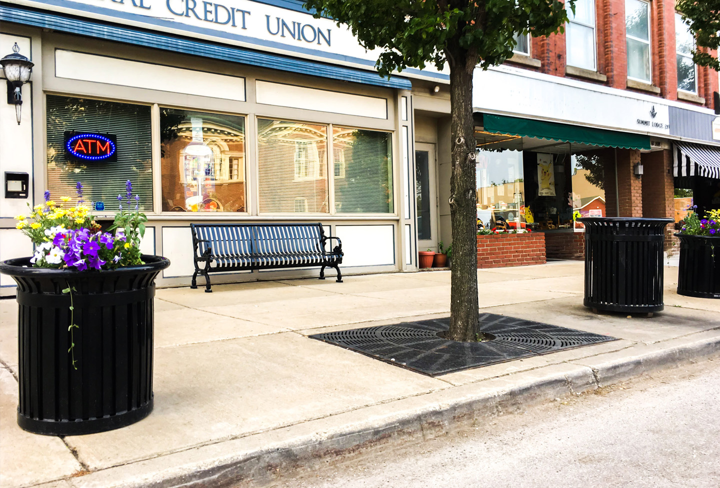 Blog4 Midtown Litter Receptacle 32Gal Matteblack Municipal Streetscape Westfieldny