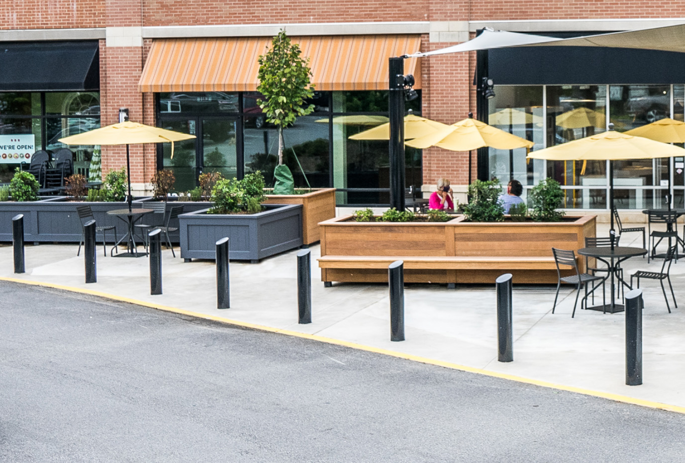 Harbor Straight Angled Bollard Glossblack Retail
