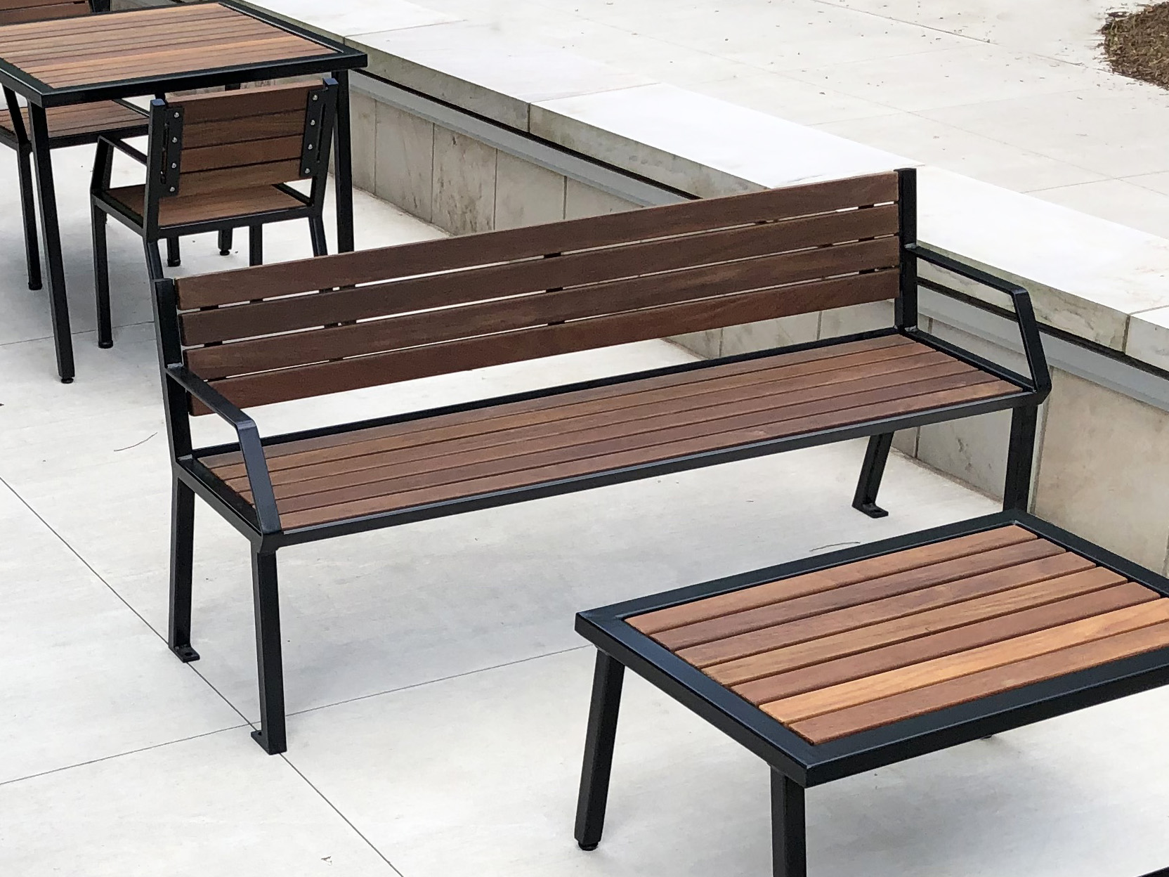 Feature Enzo Bench With Back Enzo Bench Without Back Matteblack Ipe Education University Indianapa2