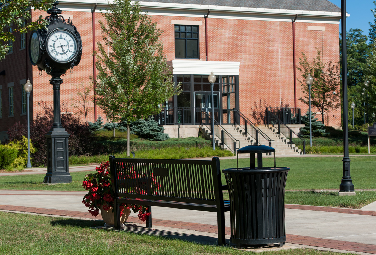harmony-litter-receptacle-on-campus-8.jpg