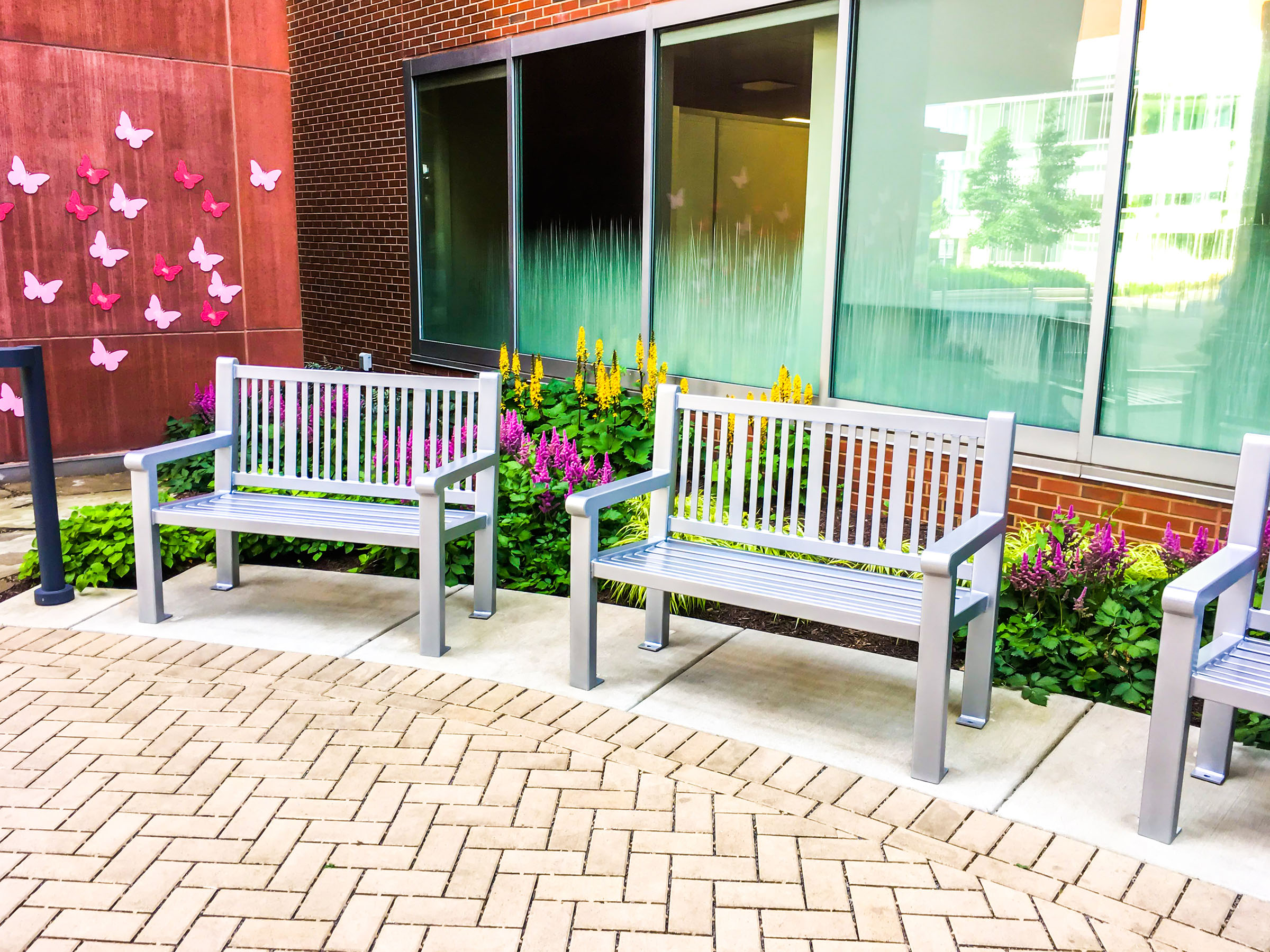 Reading Bench With Back 4Ft Sparklesilver Healthcare Childrenshospital Rochesterny