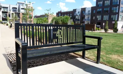 Reading 6Ft Bench With Back Glossblack Lasercut Residential