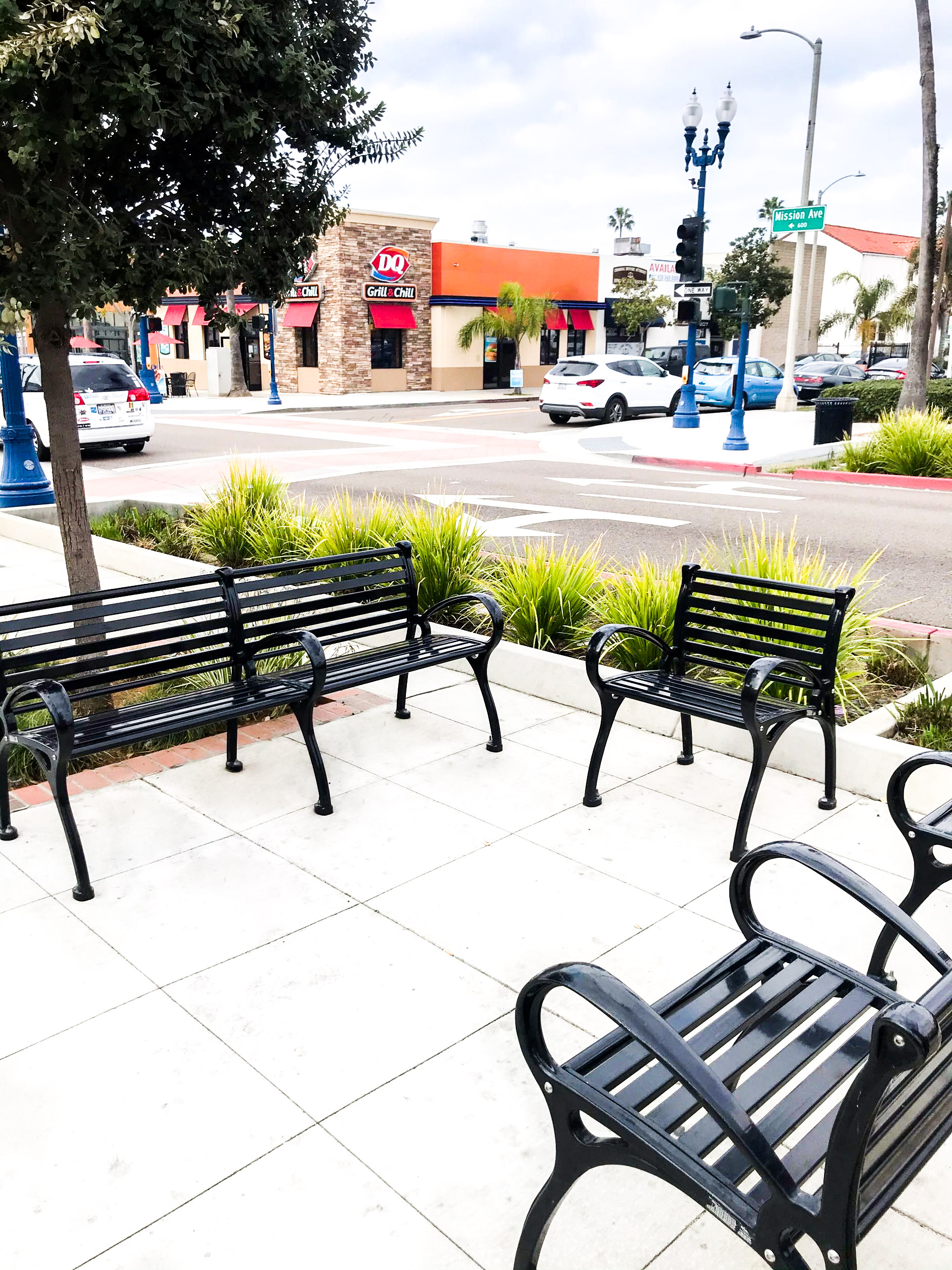 Schenley Bench With Back 6Ft Centerarm Chair Glossblack Municipal Streetscape Oceansideca (1)