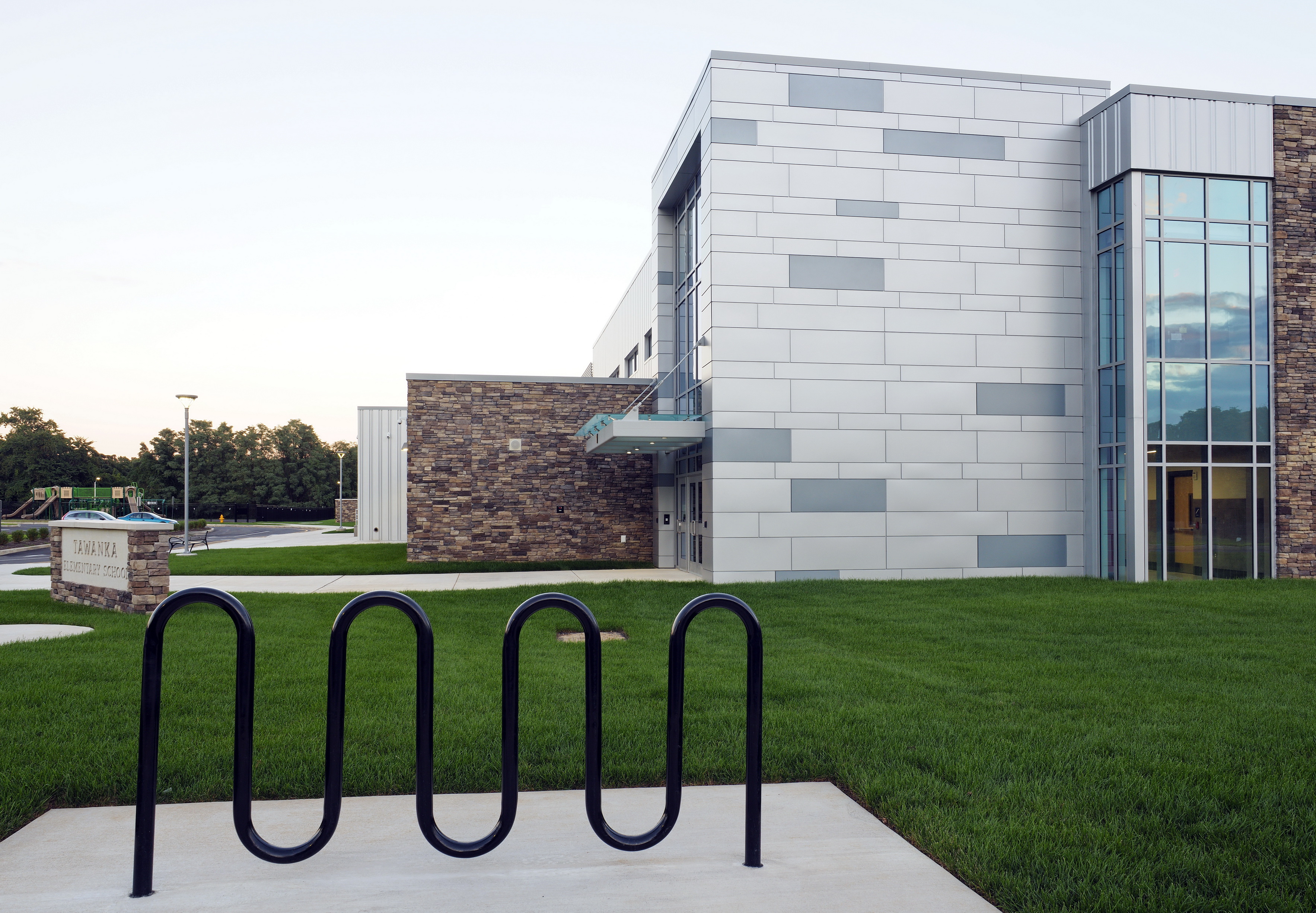 Sonance Bike Rack 7 Loop Glossblack Education Highschool