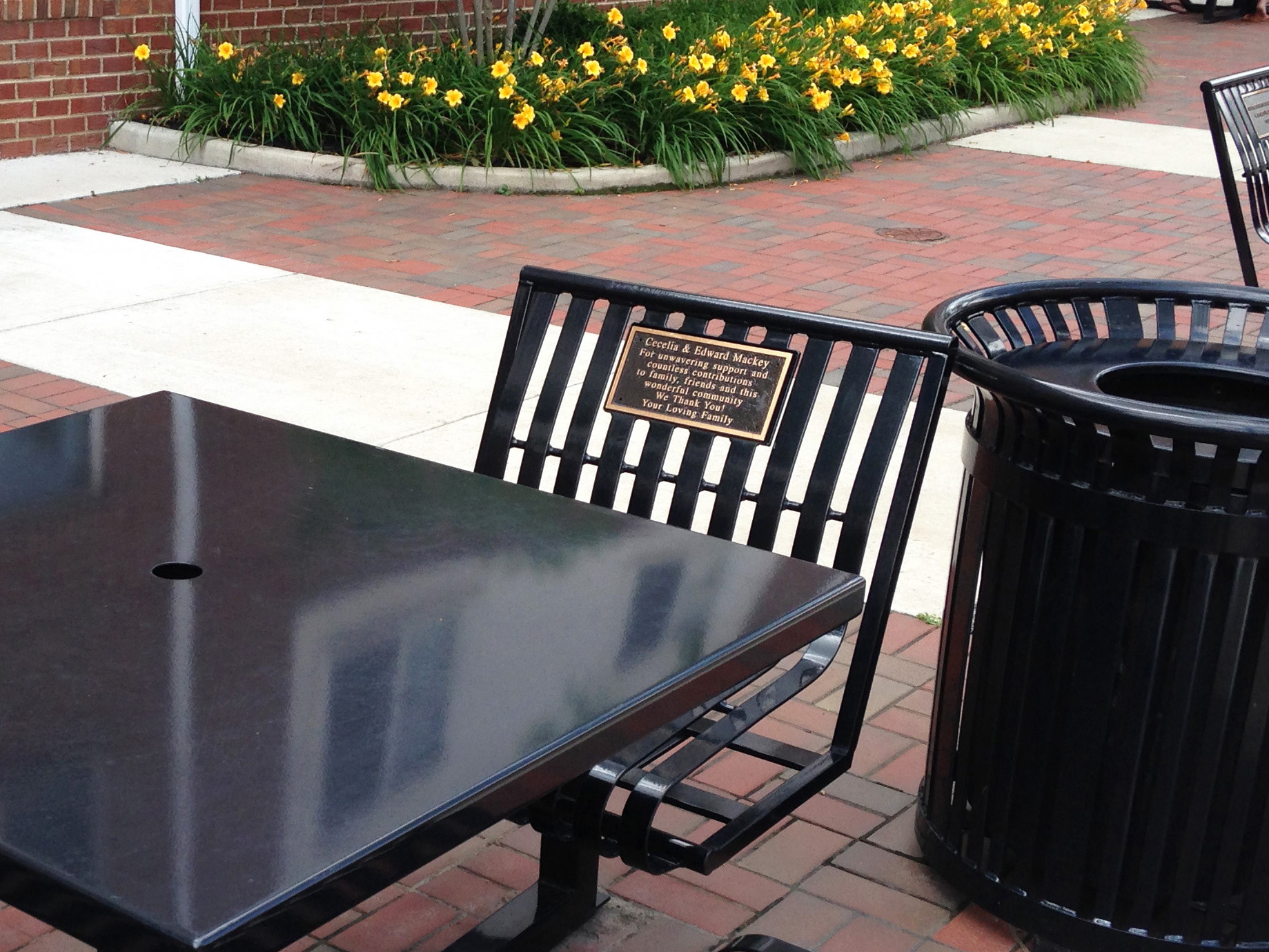 Hapsburg Table Set With Back Glossblack Umbrellahole Plaque Municipal Streetscape Indianapa Closeup (1)