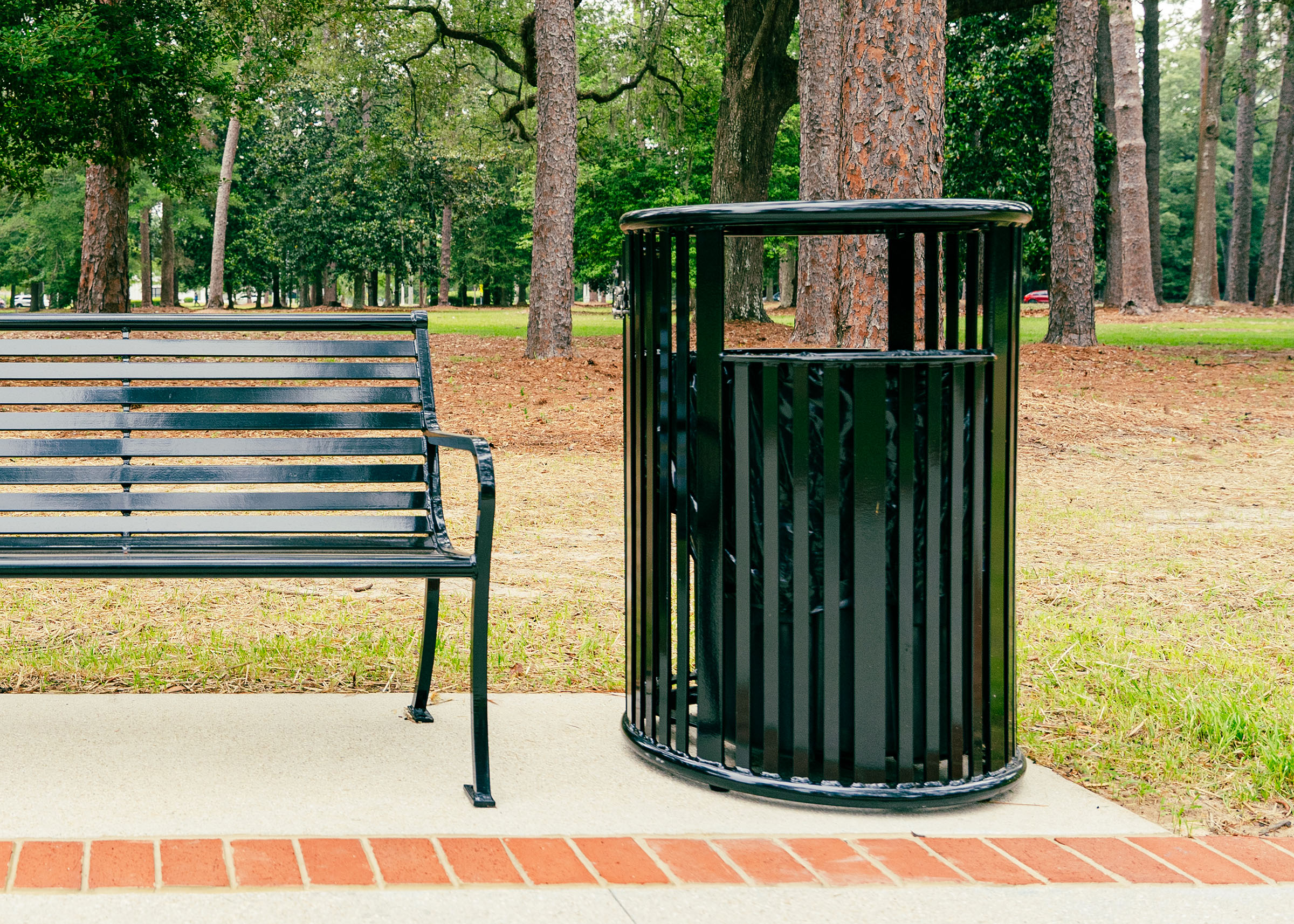 Bessemer Litter Receptacle 32Gal Glossblack Municipal Park Thomasvillega (5)