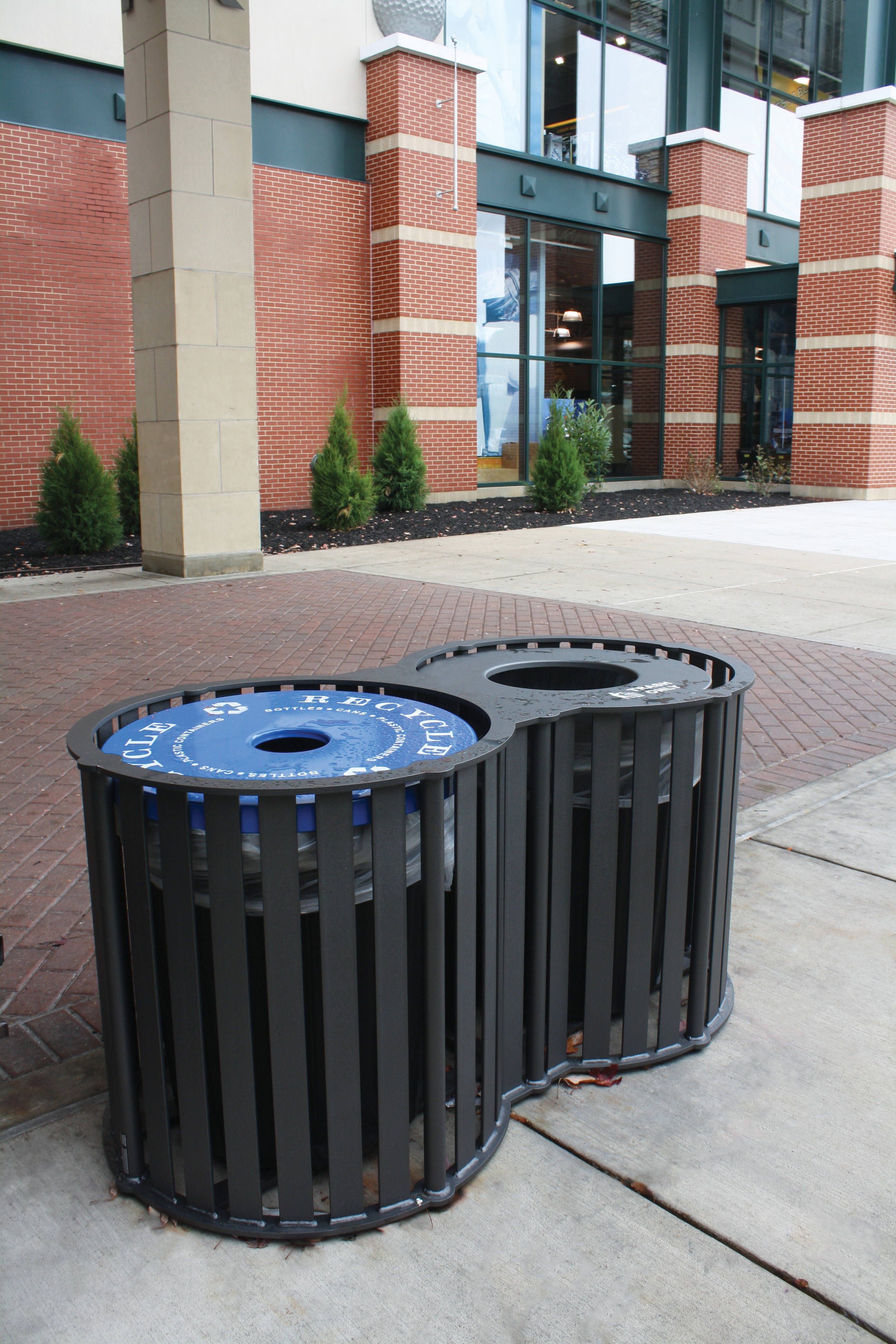 Penn Dual Trash Recycle Receptacle 32Gal Charcoal Retail Robinsonpa