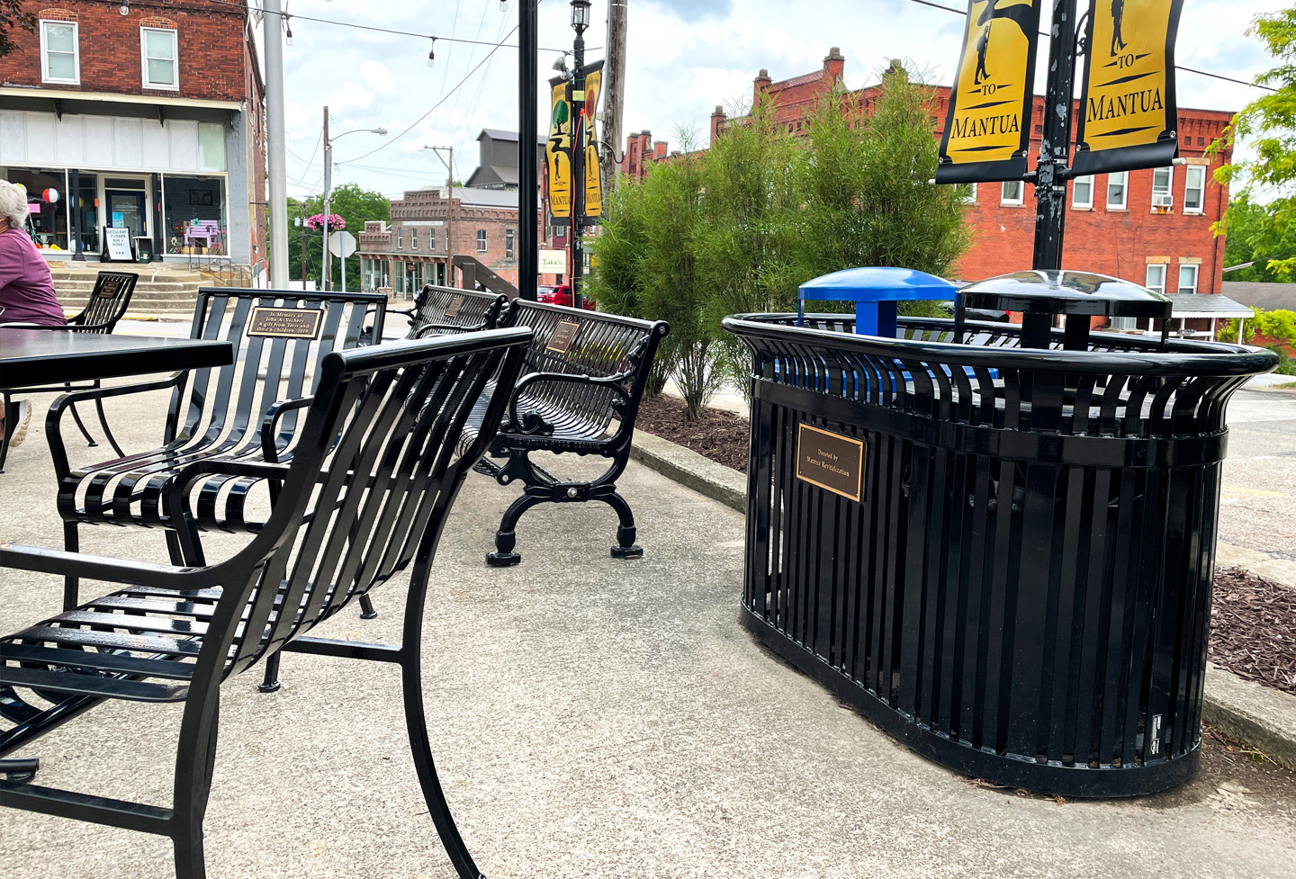 Blog2 Midtown Dual Litter Recycle Receptacle 32Gal Plaque Glossblack Courtyard Table Lamplighter Bench With Back Glossblack Municipal Streetscape Mantuaoh