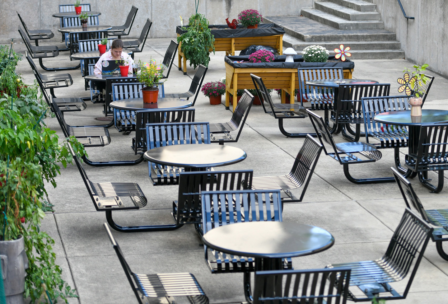 easton-table-sets-on-campus-6.jpg