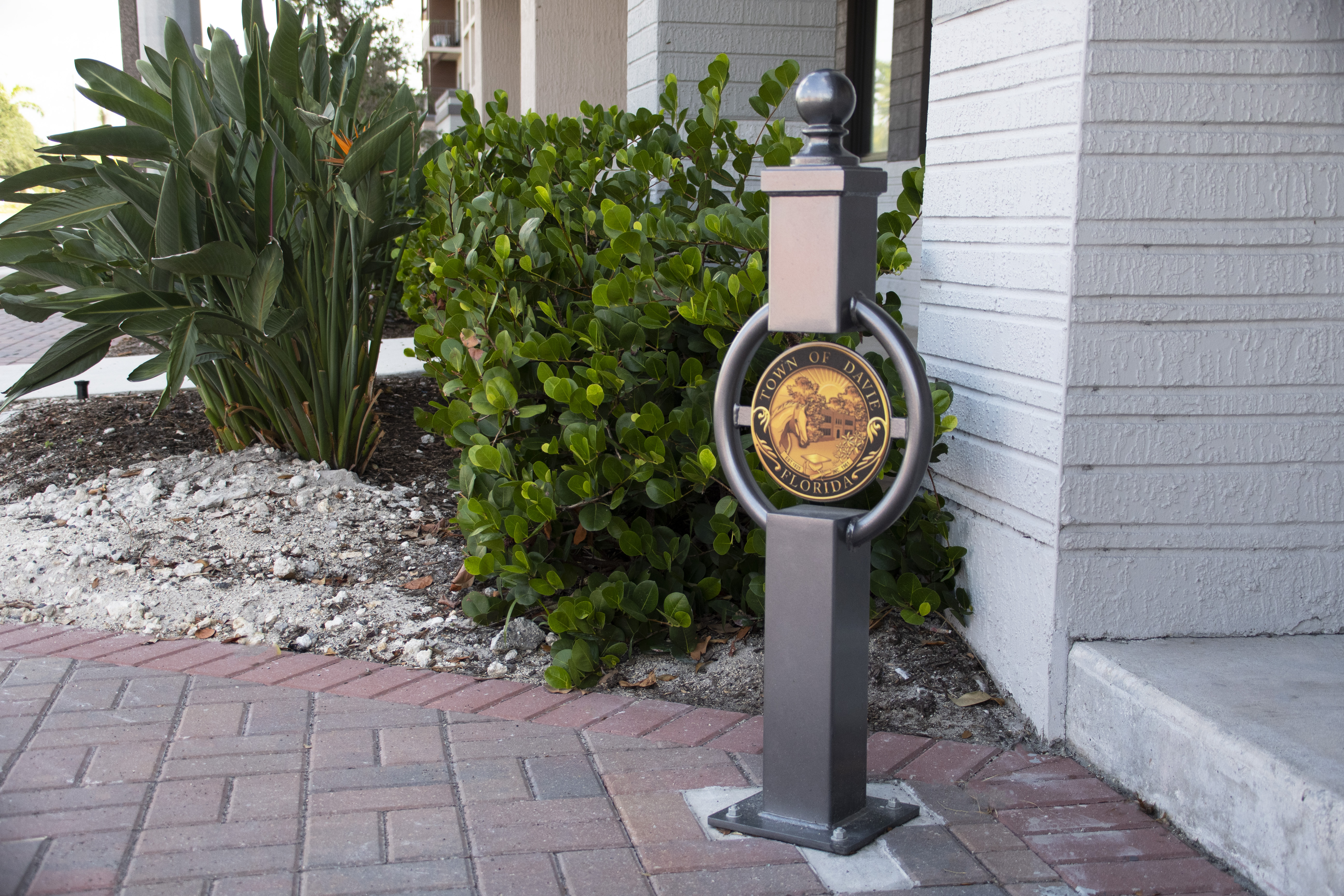 Fenwick Bollard Two Loop Custom Plaque Chromite Municipal Streetscape Daviefl