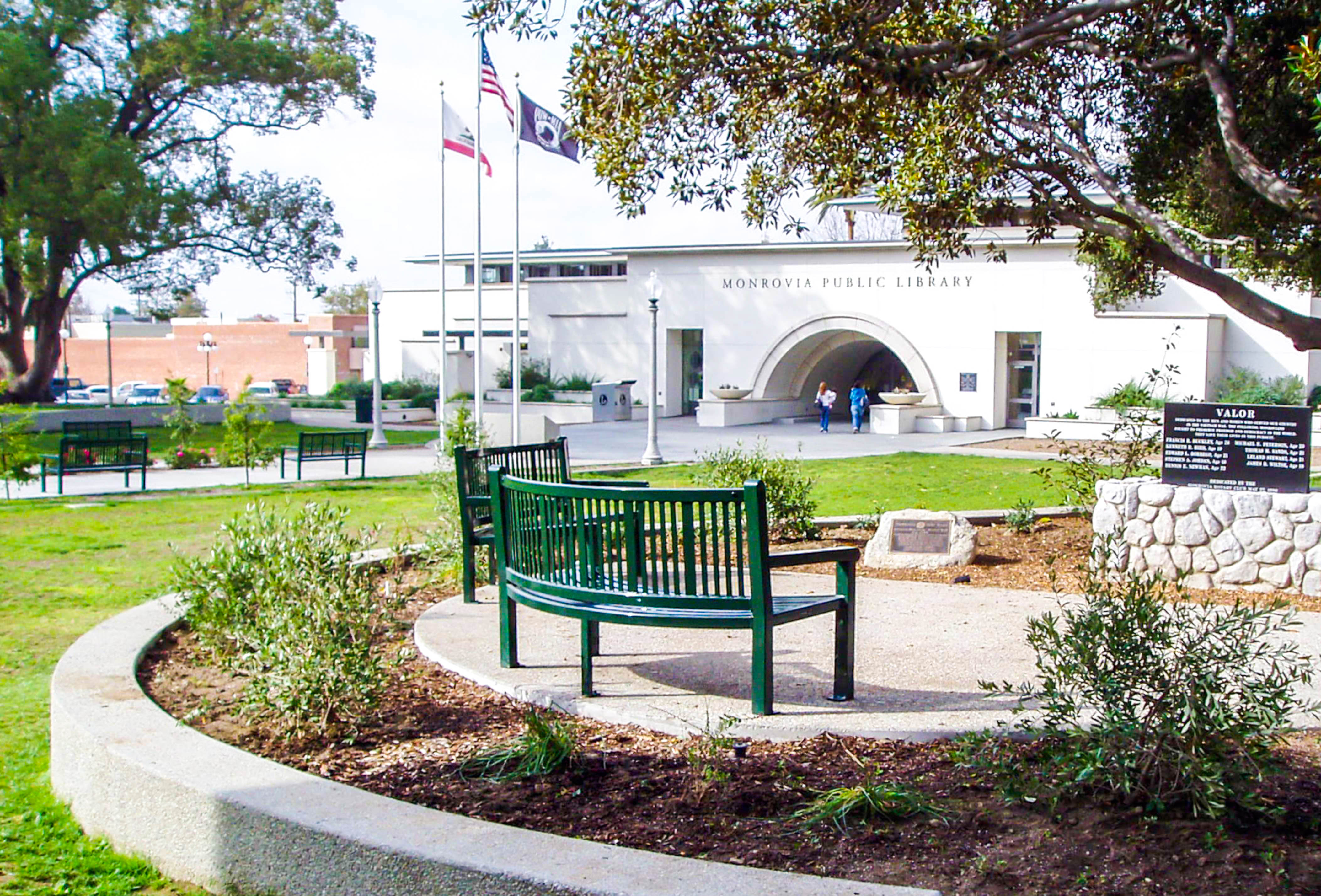 Reading Curved Bench With Back 6Ft Evergreen Municipal Library Monroviaca