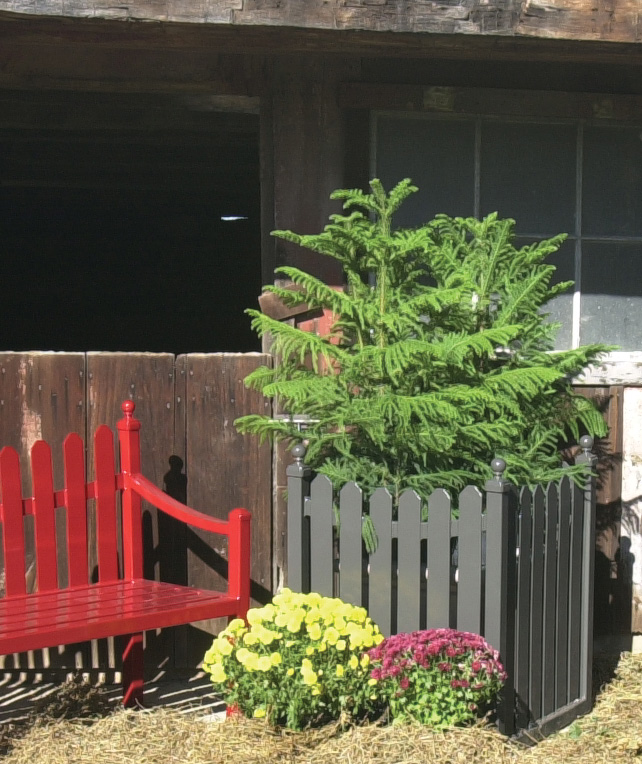 Feature Fenwick Planter 32Gal Charcoal Onsite