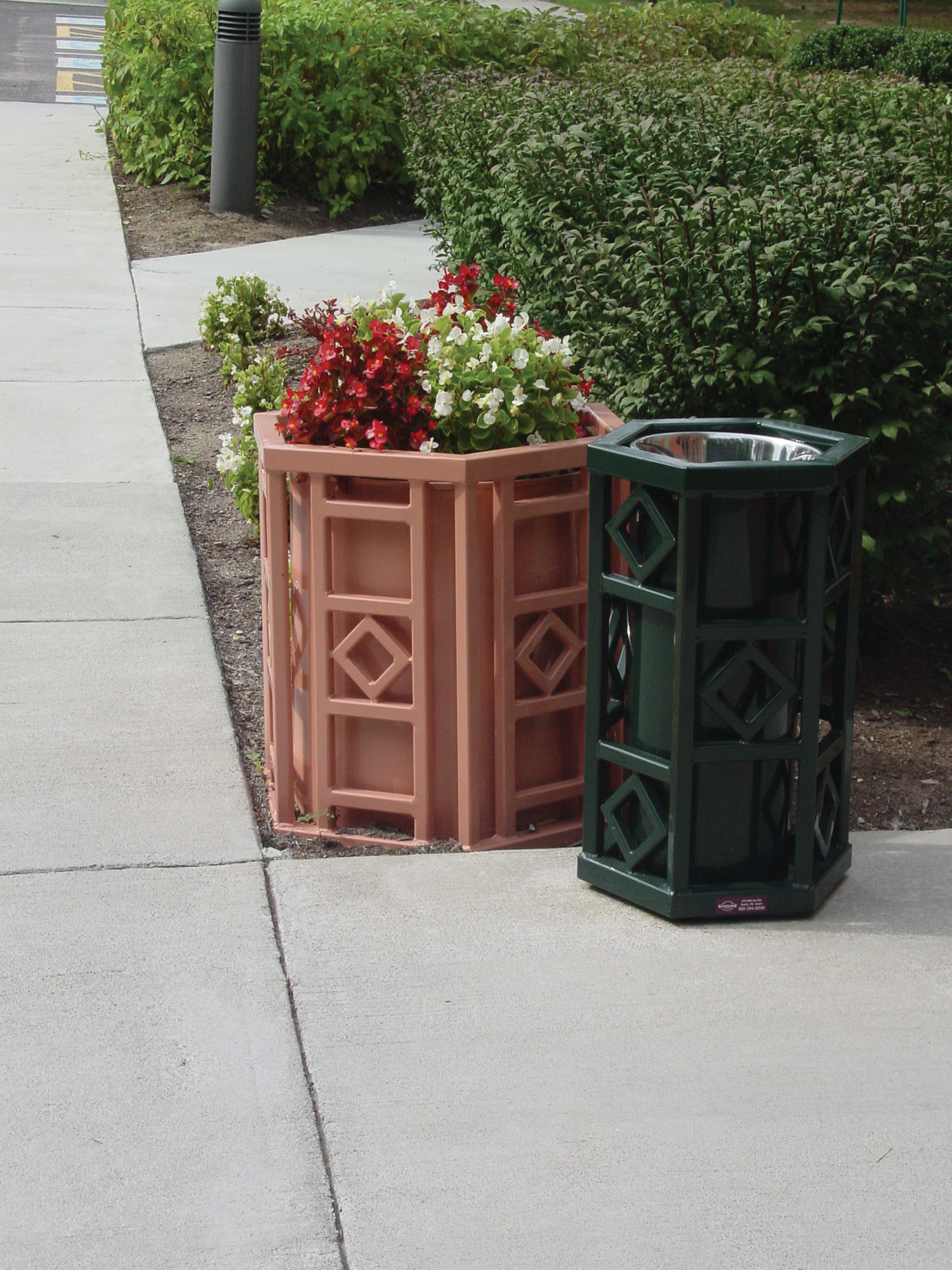 Feature Artisan Planter 32Gal Artisan Ash Urn Customcolors Retail