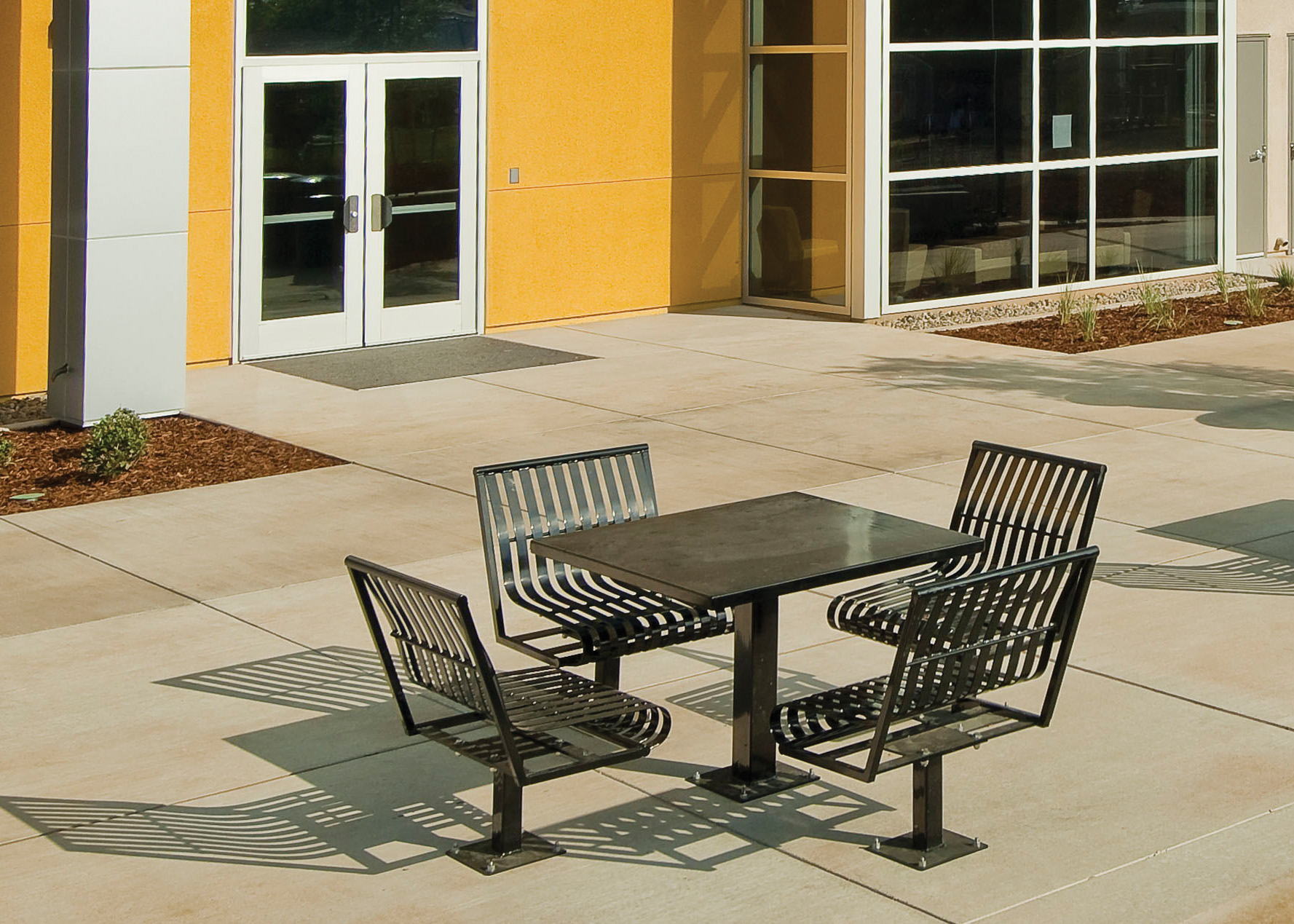 Saxony Table Set Square Glossblack Education College