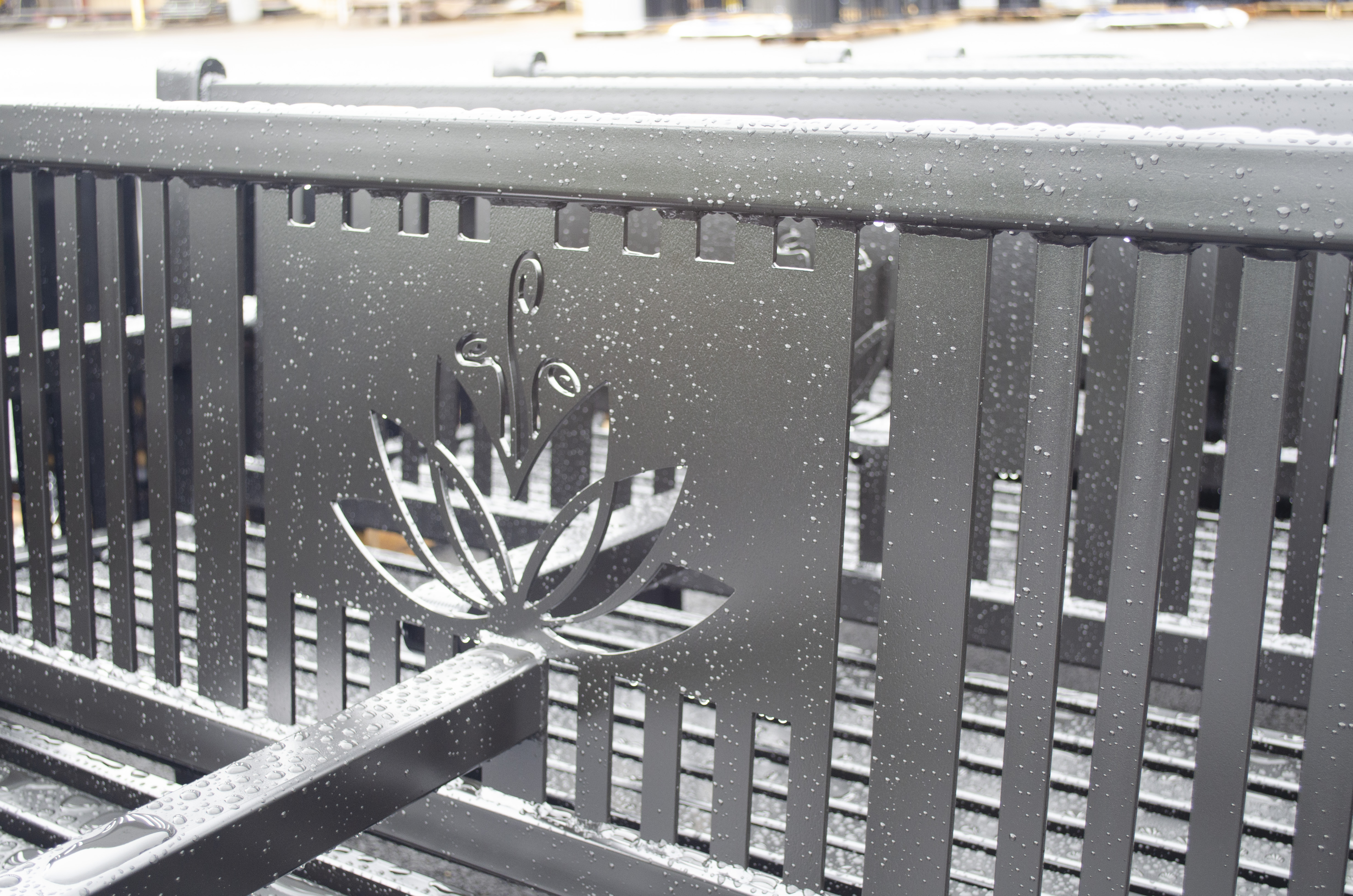 Reading Bench With Back Centerarm Sparklesilver Flower Logo