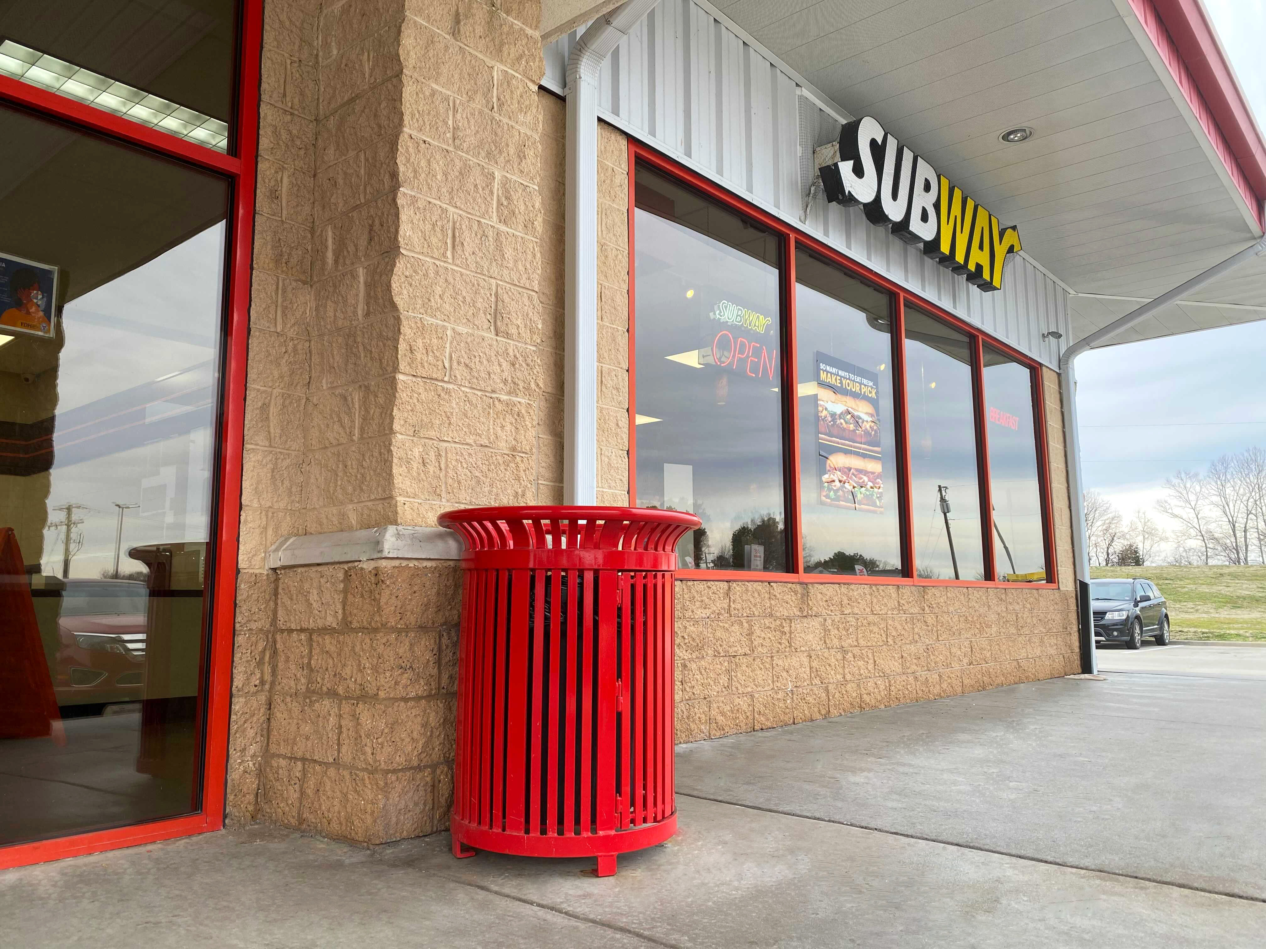 Midtown Litter Receptacle 32Gal Americanred Travelplaza Warfieldva