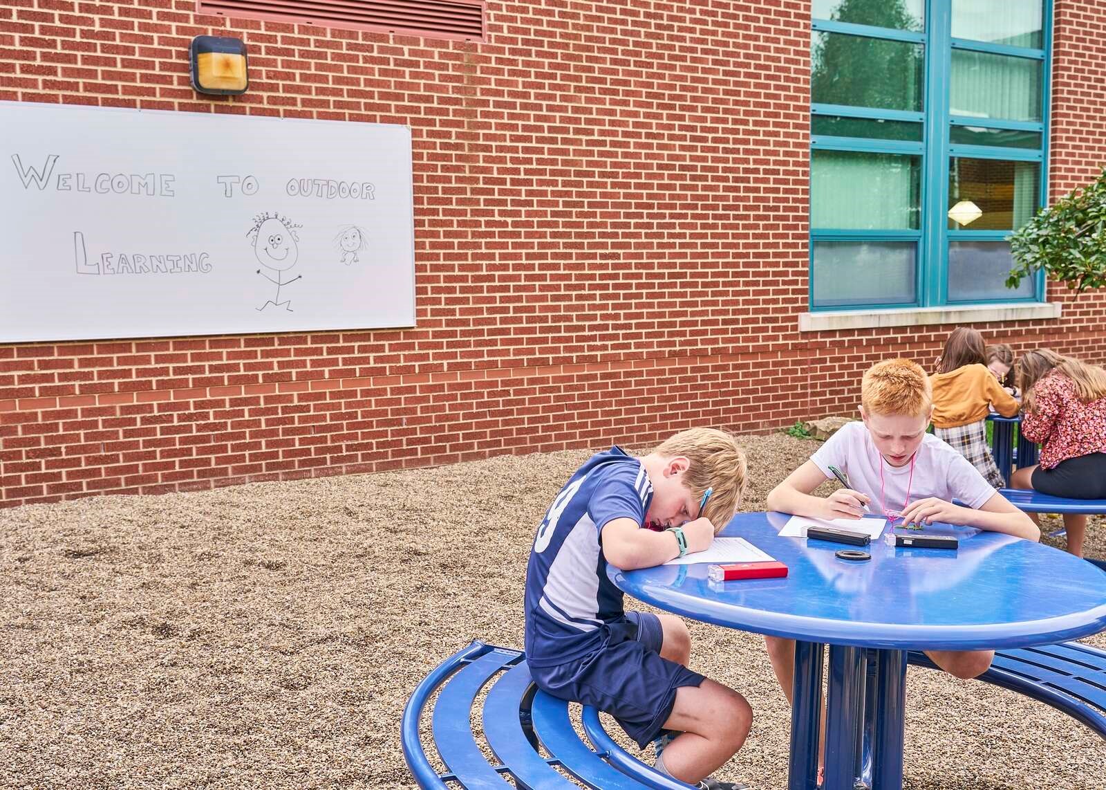Penn Curved Table Set 40In Sapphire Education Elementaryschool Butlerpa