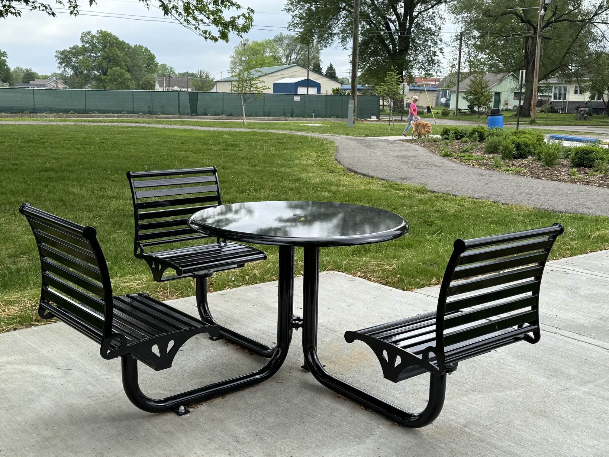 Schenley Round Table With Back Glossblack Ada Park Viennawv