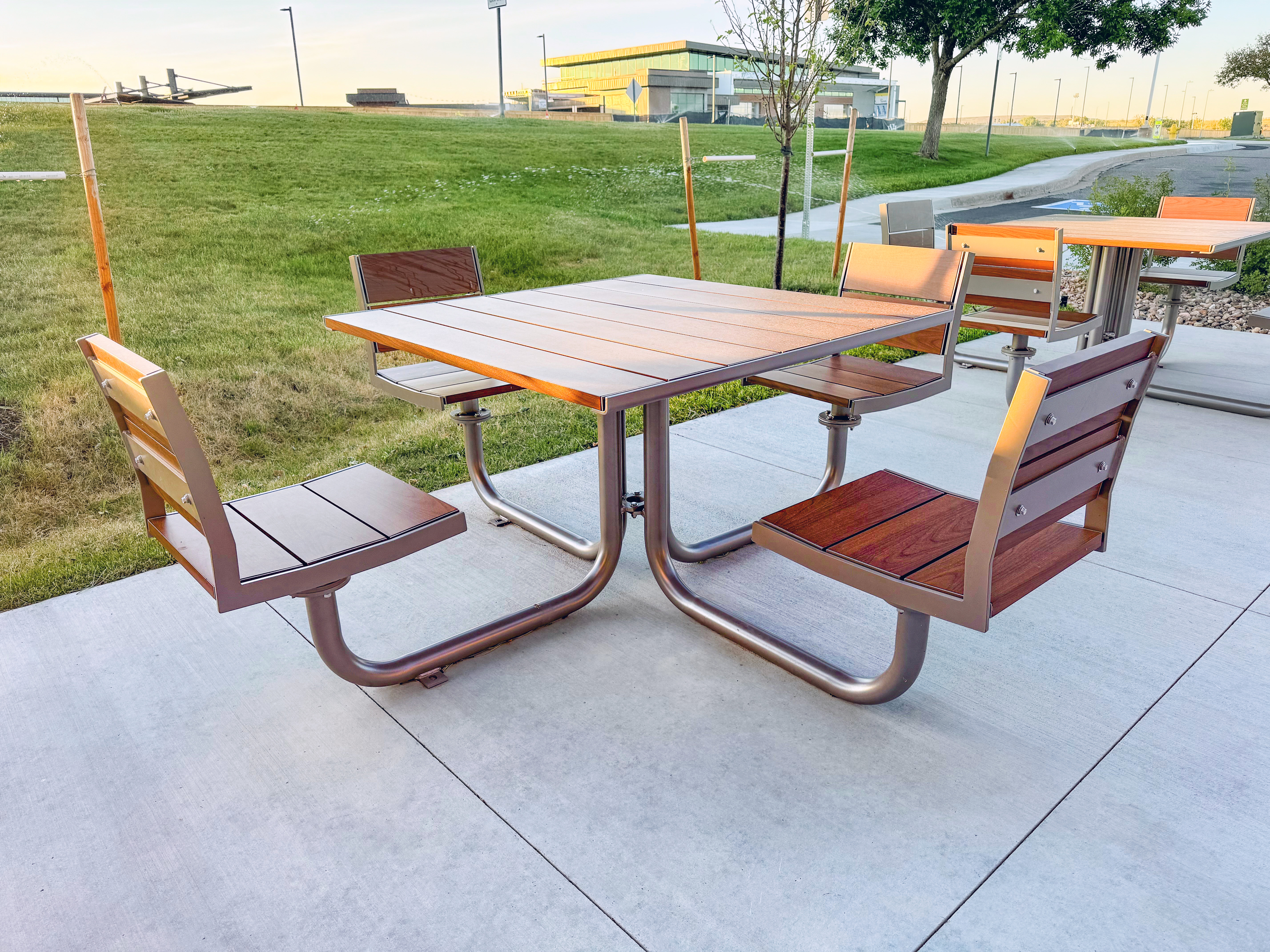 Creekview Table Set Sparklesilver Woodgrainaluminum Cherryflame Corporate