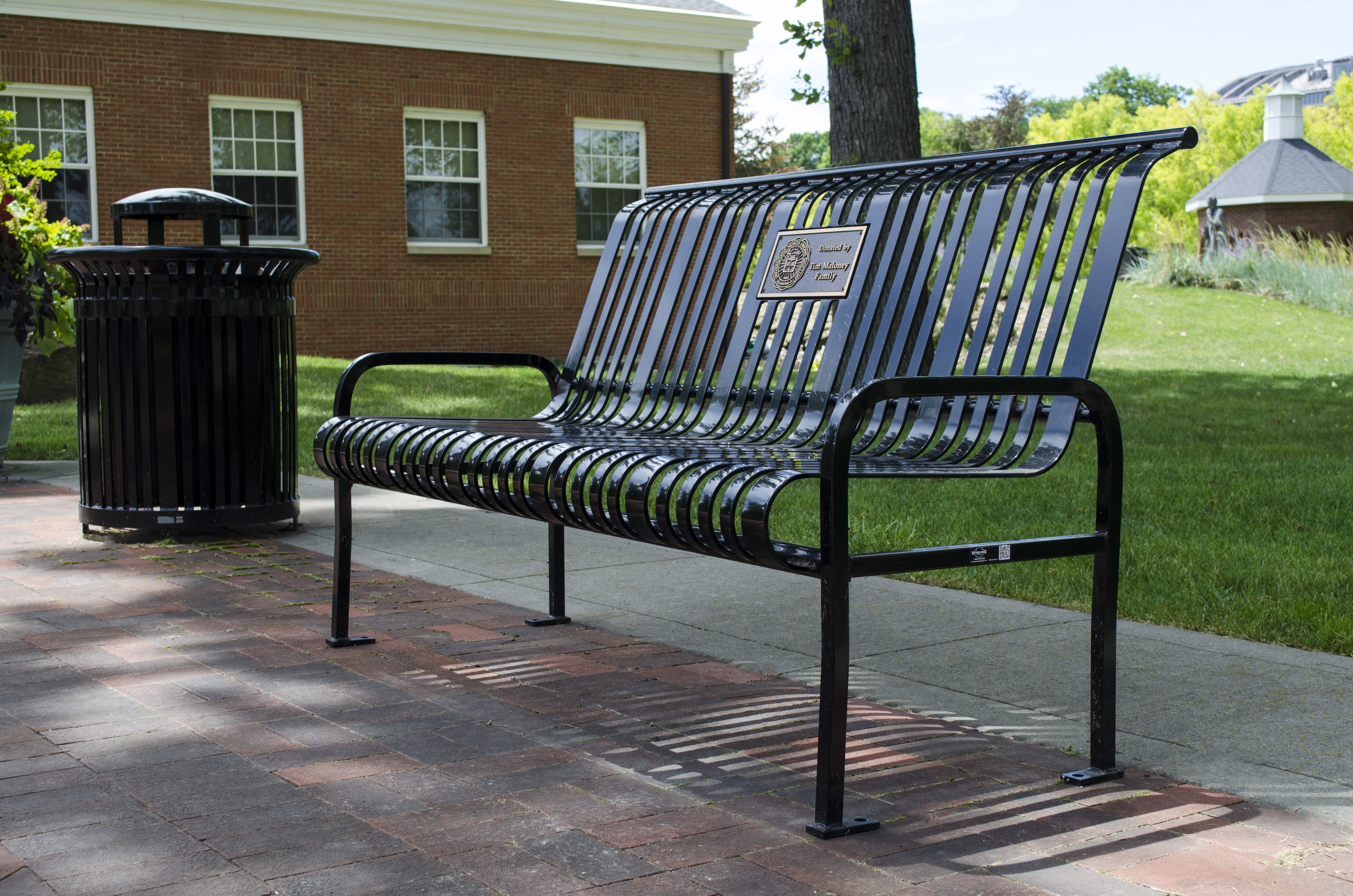 Midtown Bench With Back 4Ft Midtown Litter Receptacle 32Gal Glossblack Plaque Education University Allianceoh