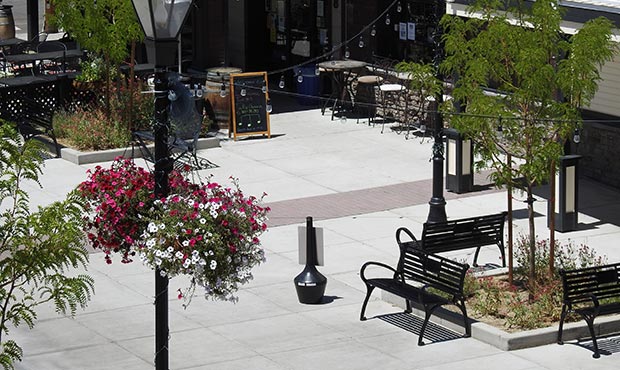 08162017 Blog Site Furniture Schenley Sidewalk 1