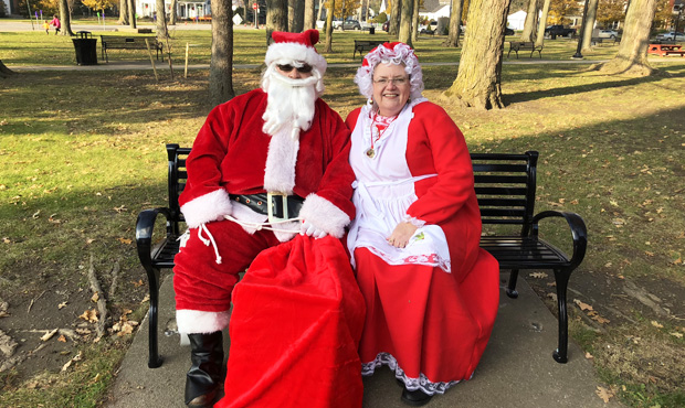Image 2 Schenley Bench Santa