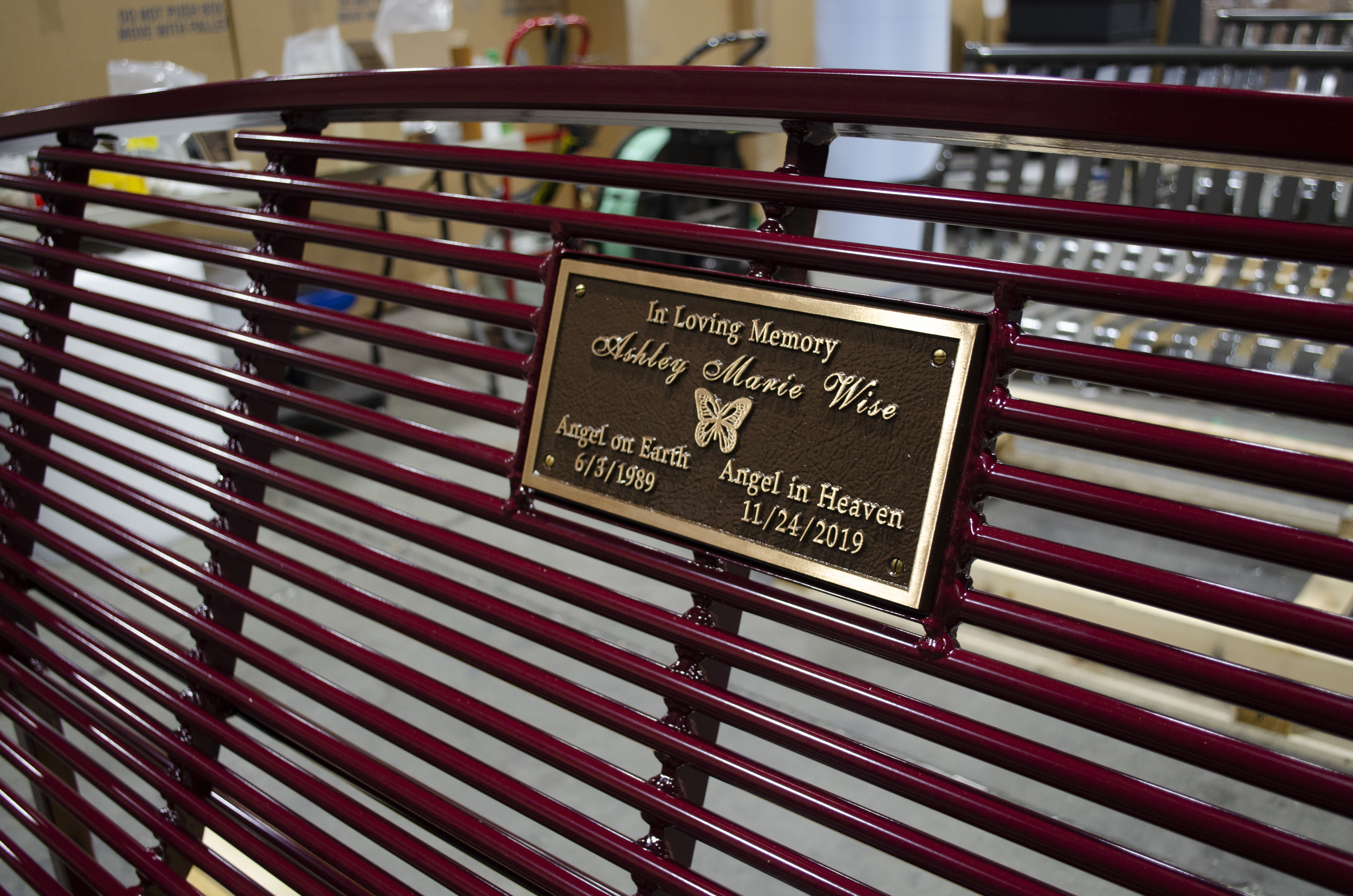 Horizon Bench With Back 6Ft Plaque Burgundy Krdplant