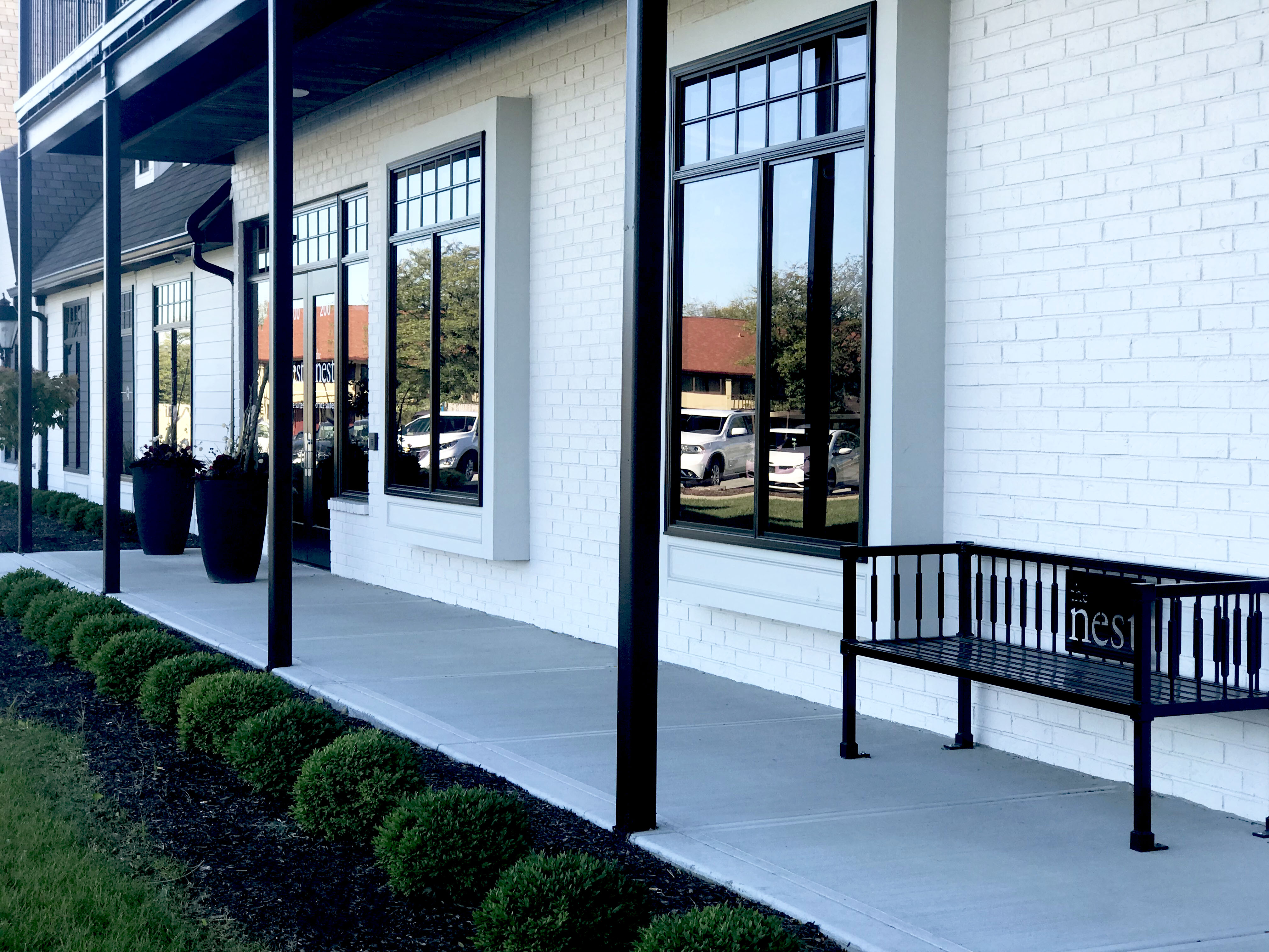 Leesburg Bench With Back 6Ft Lasercut Glossblack Retail Storefront Greenwoodin