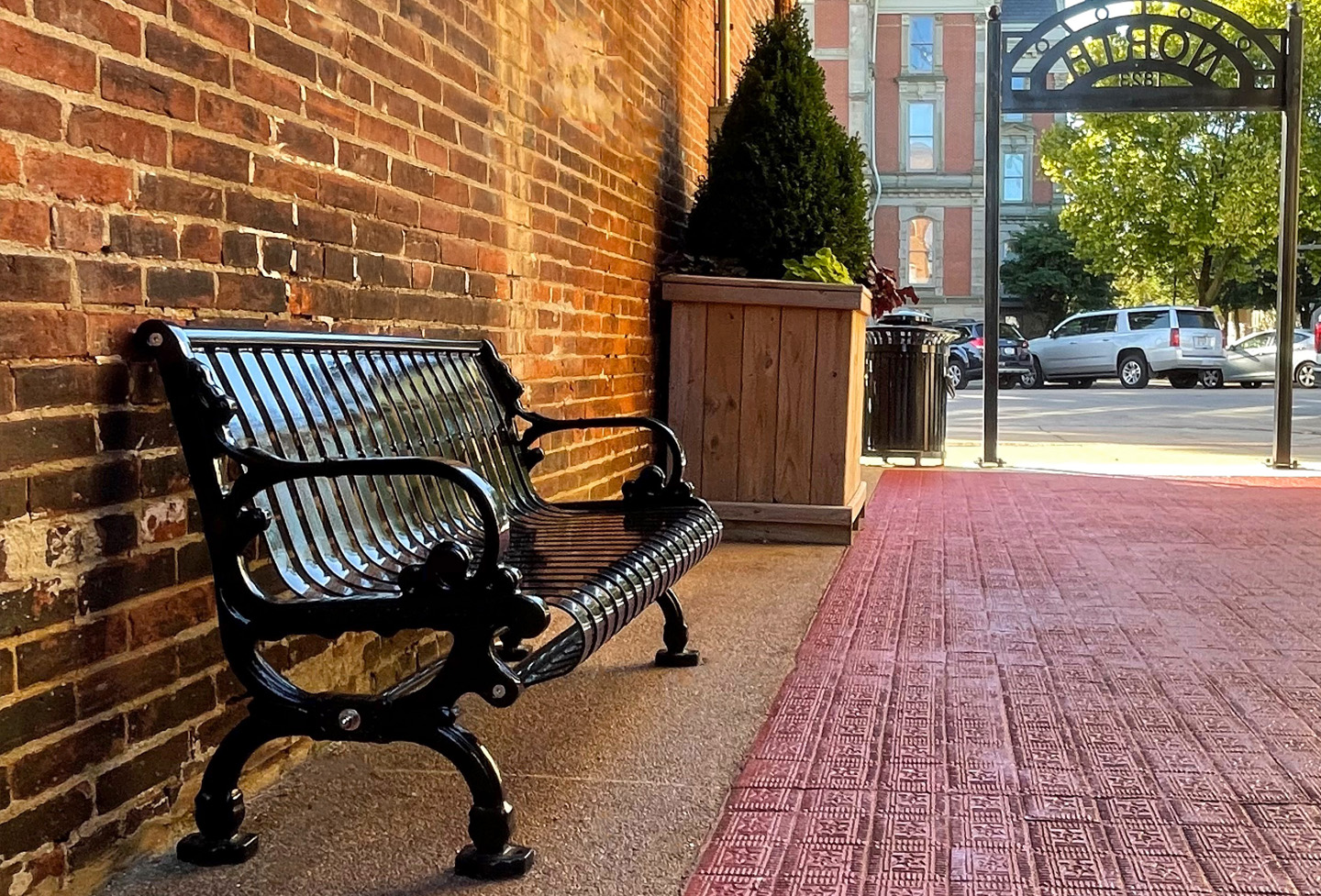 lamplighter-bench-with-back-glossblack-streetscape-blog4.jpg