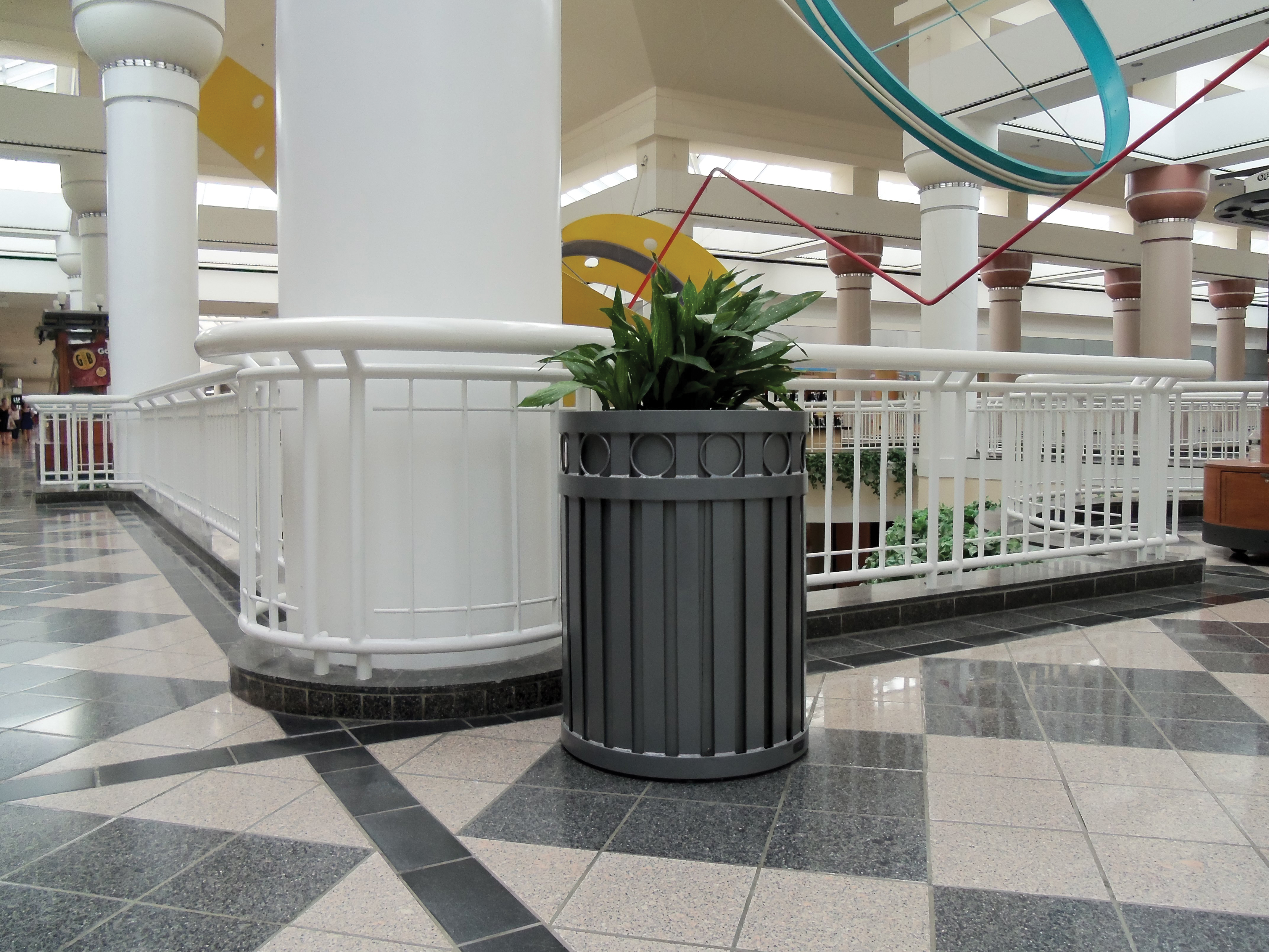 Atlanta Planter 32Gal Anthracite Retail Maill NY Atlanta