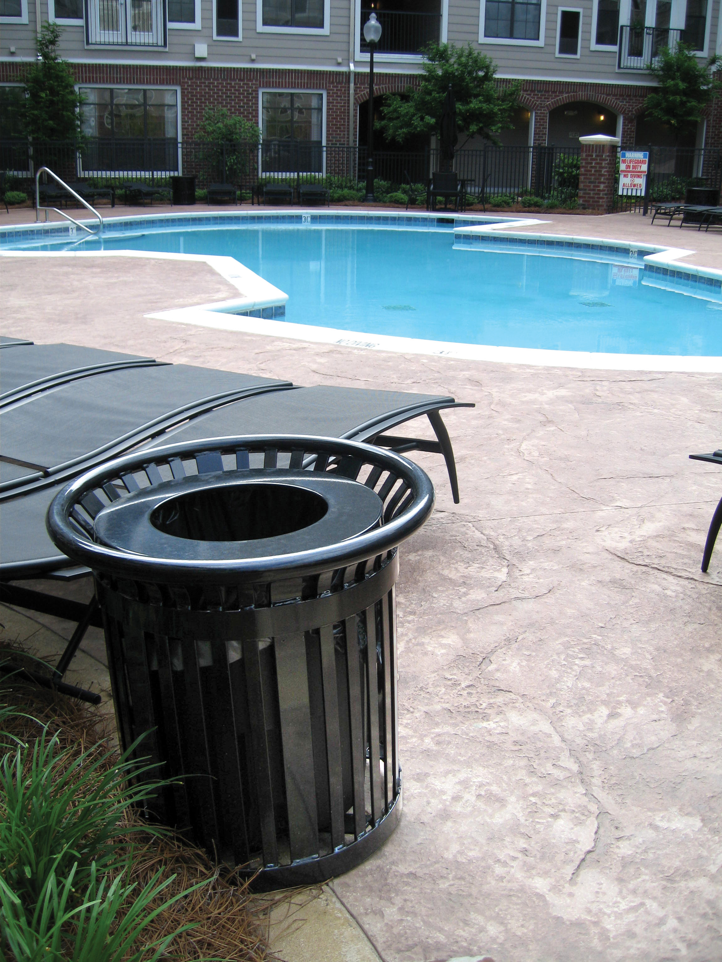 Midtown Litter Receptacle 22Gal Glossblack Apartment Pool