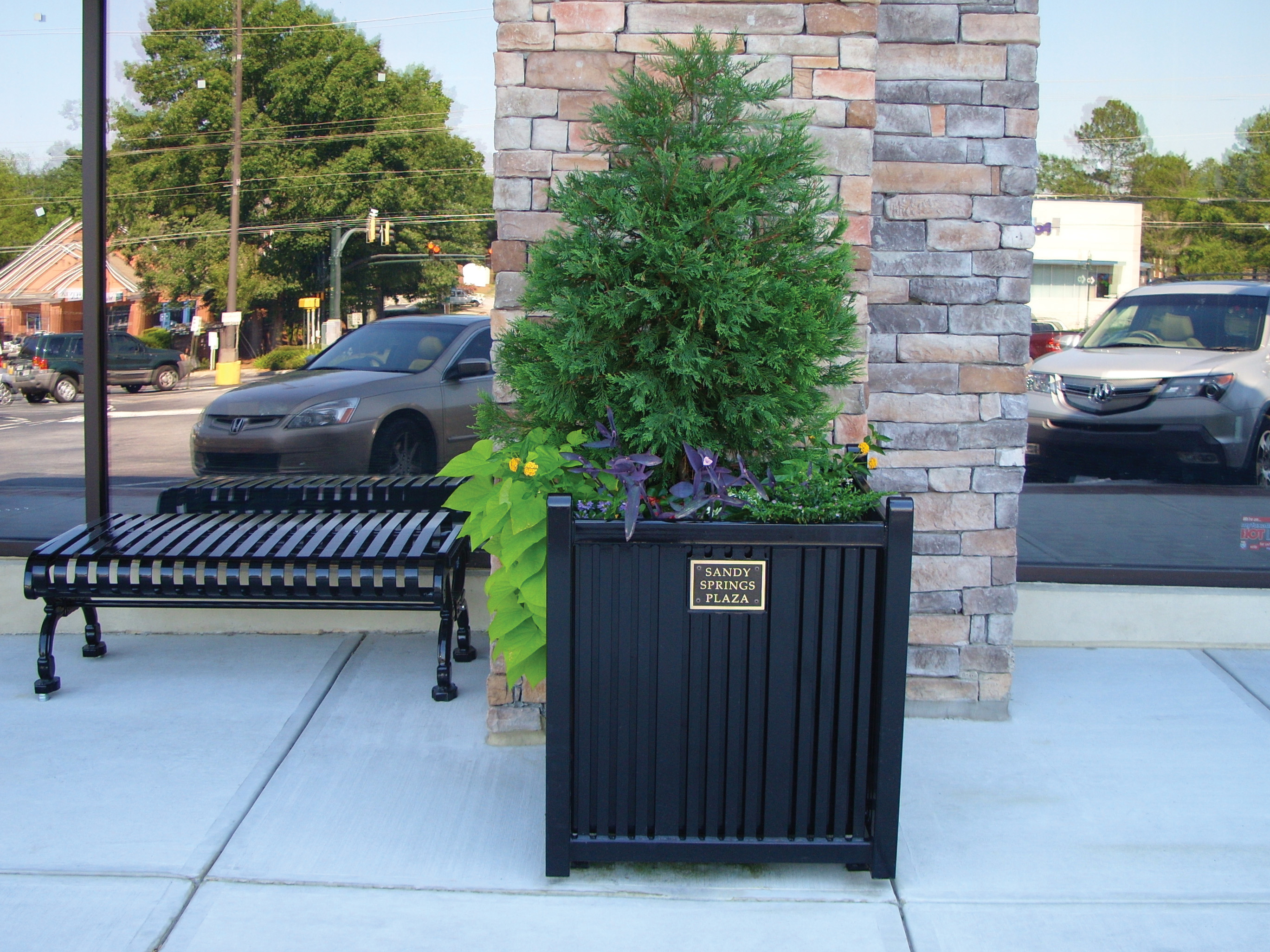 Reading Square Planter 32Gal Lamplighter 4Ft Bench Without Back Glossblack Retail Plaza