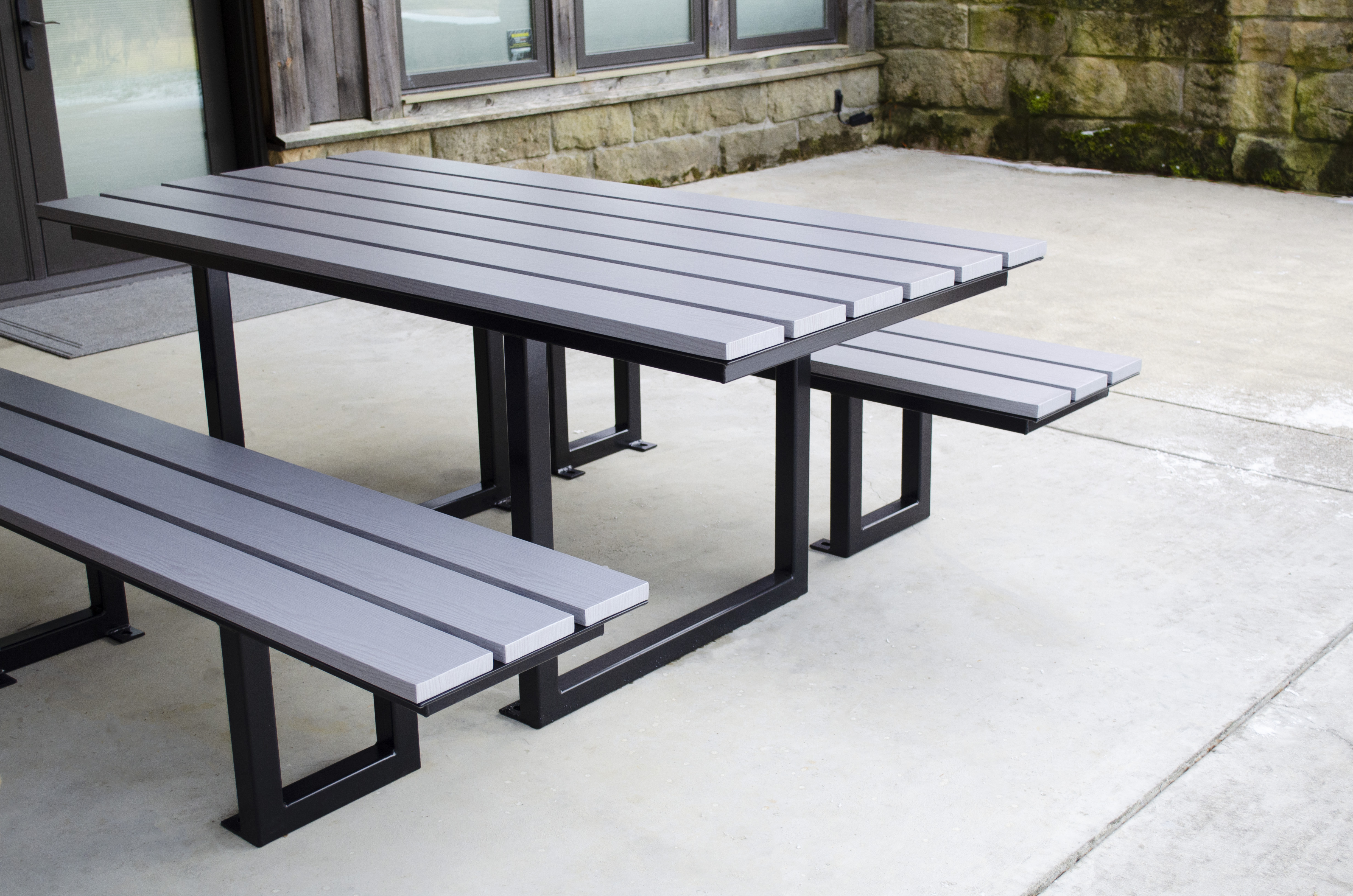 Wilmington Table Set 6Ft Glossblack Woodgrainaluminum Weatheredgray