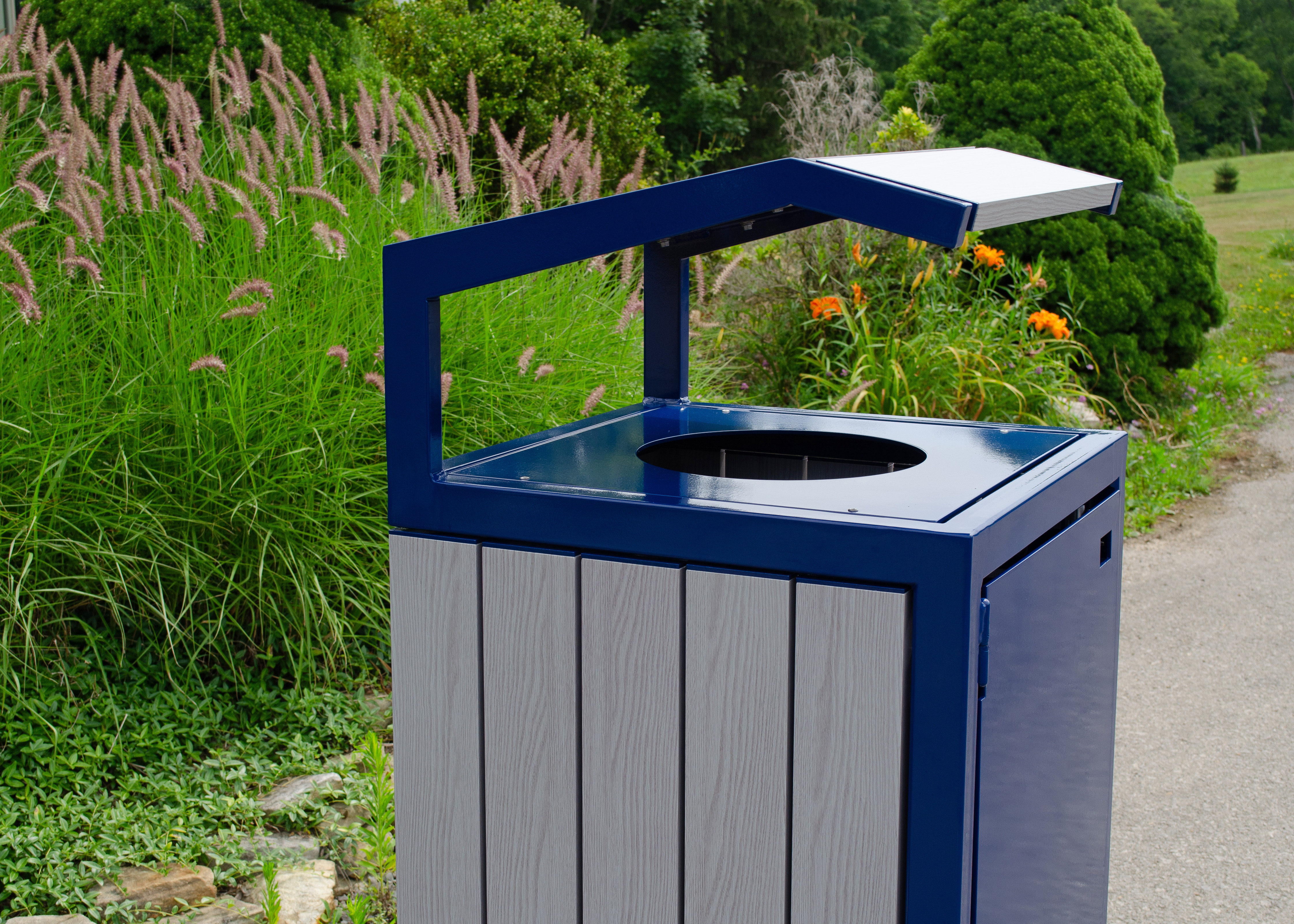Creekview Litter Receptacle 32Gal Sapphire Woodgrainaluminum Weatheredgray Krdlot (2)