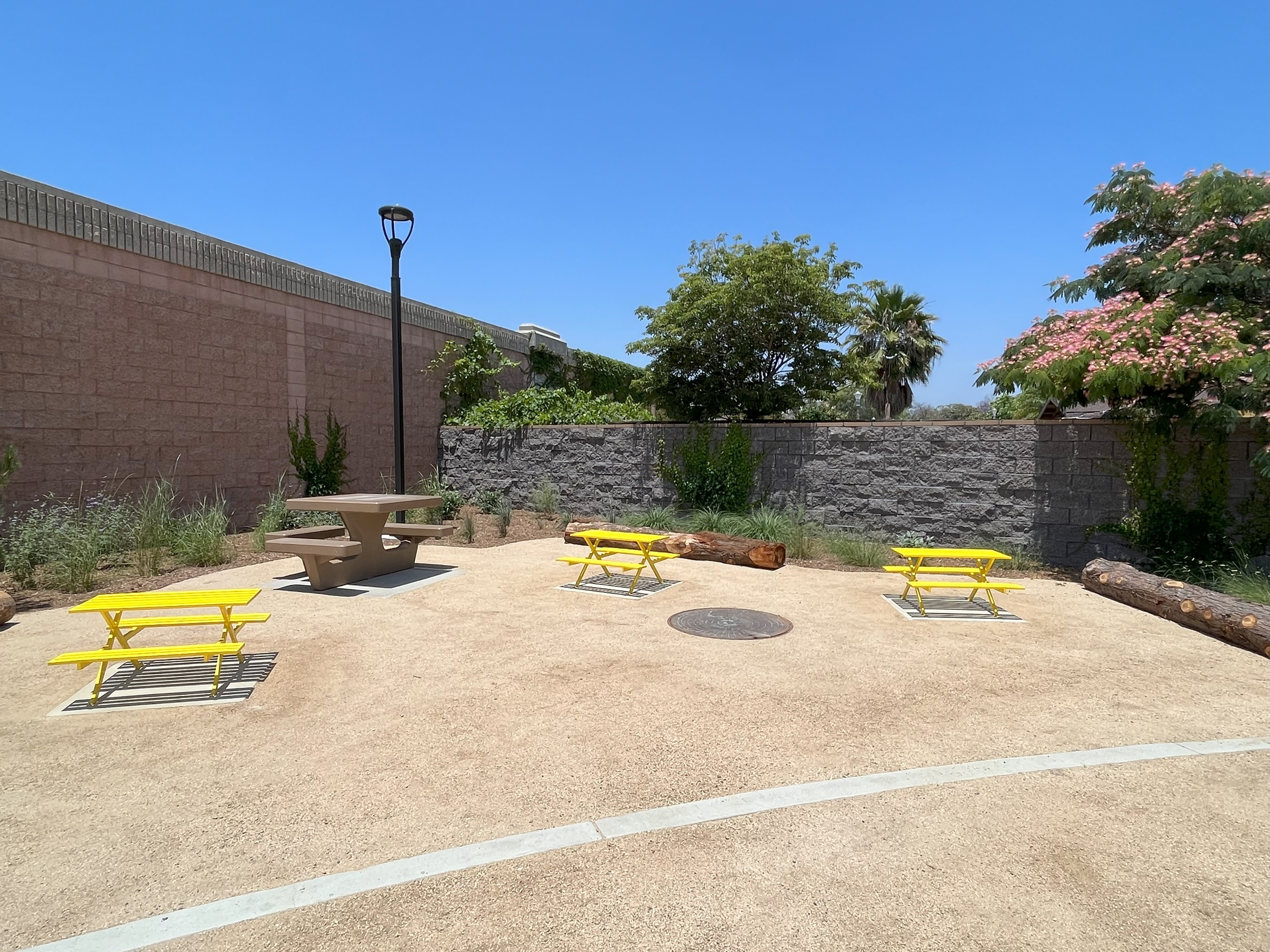 Childrens Breakwater Picnictable Safetyyellow Playground Littlepinepark Anaheimca