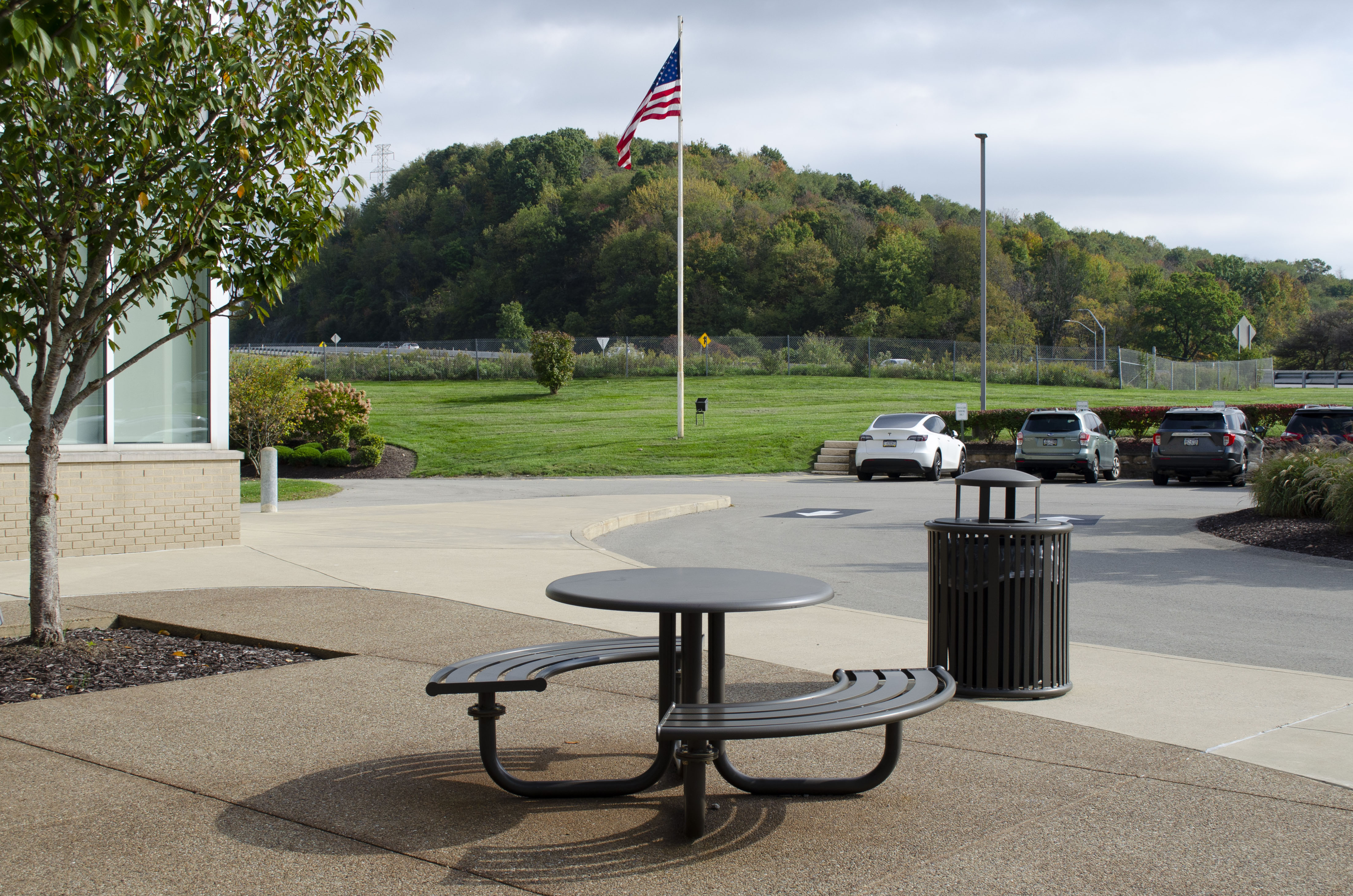 Penn Curved Table Set 40In Bronze Healthcare Hospital Butlerpa