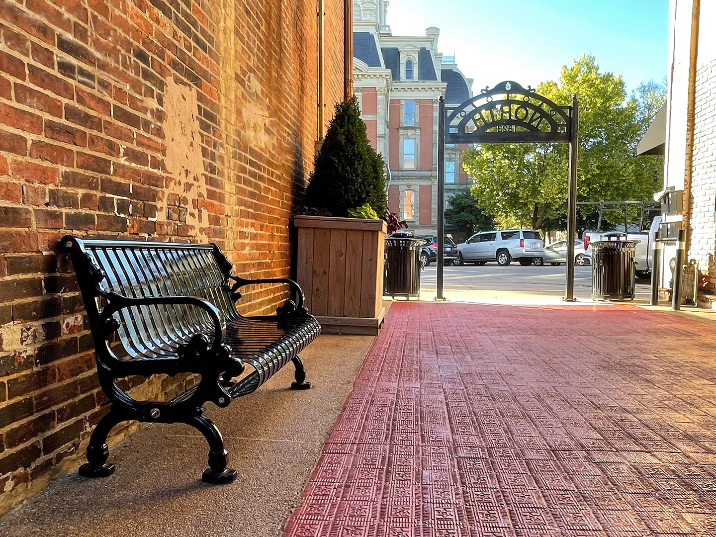 Lamplighter Bench With Back 6Ft Glossblack Municipal Streetscape Noblesvillein