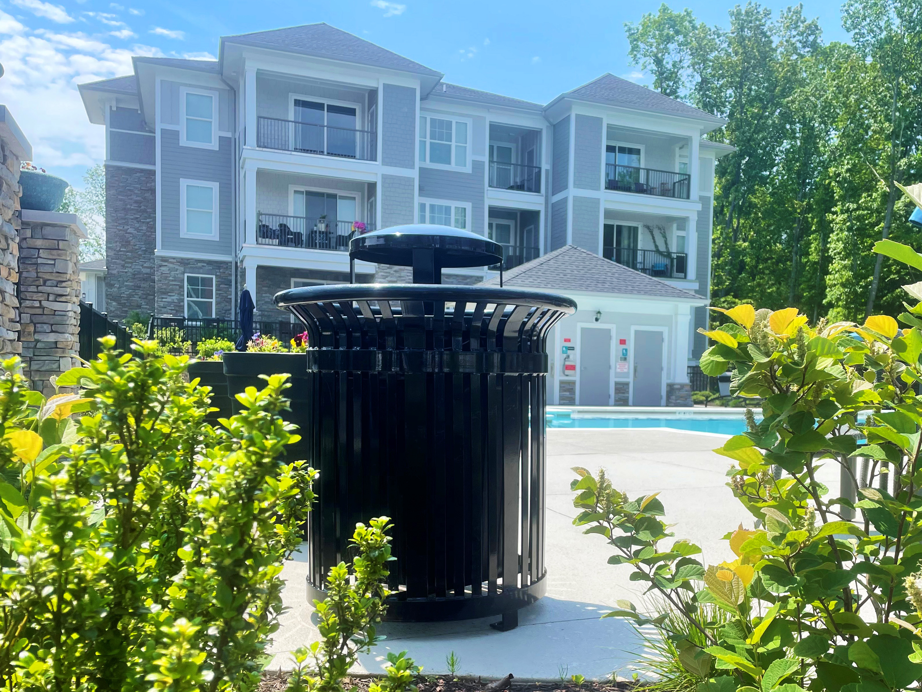 Midtown Litter Receptacle 32Gal Glossblack Residential Apartments Northchesterfieldva
