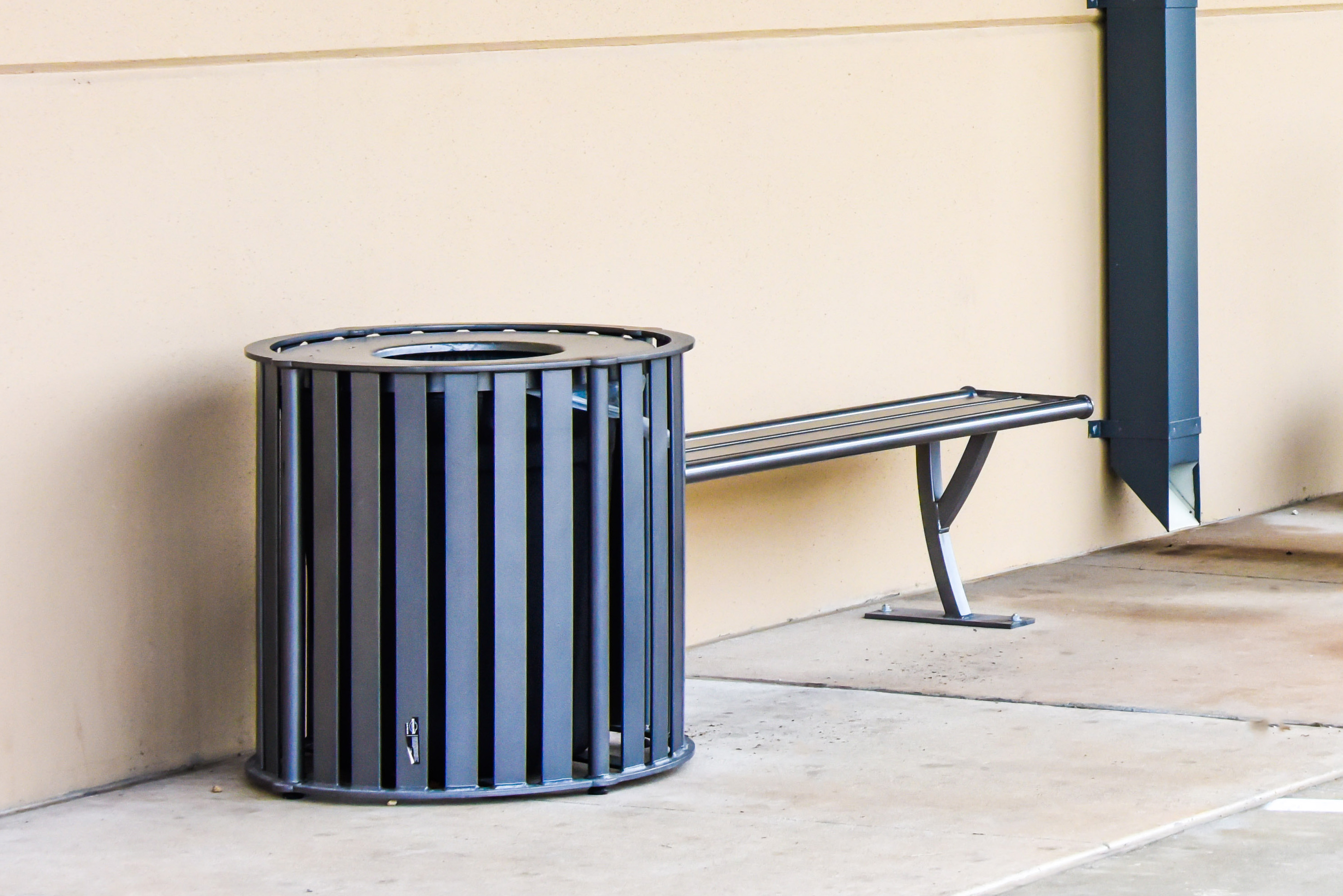 Penn Litter Receptacle 32Gal Penn Bench Without Back Chromite Corporate