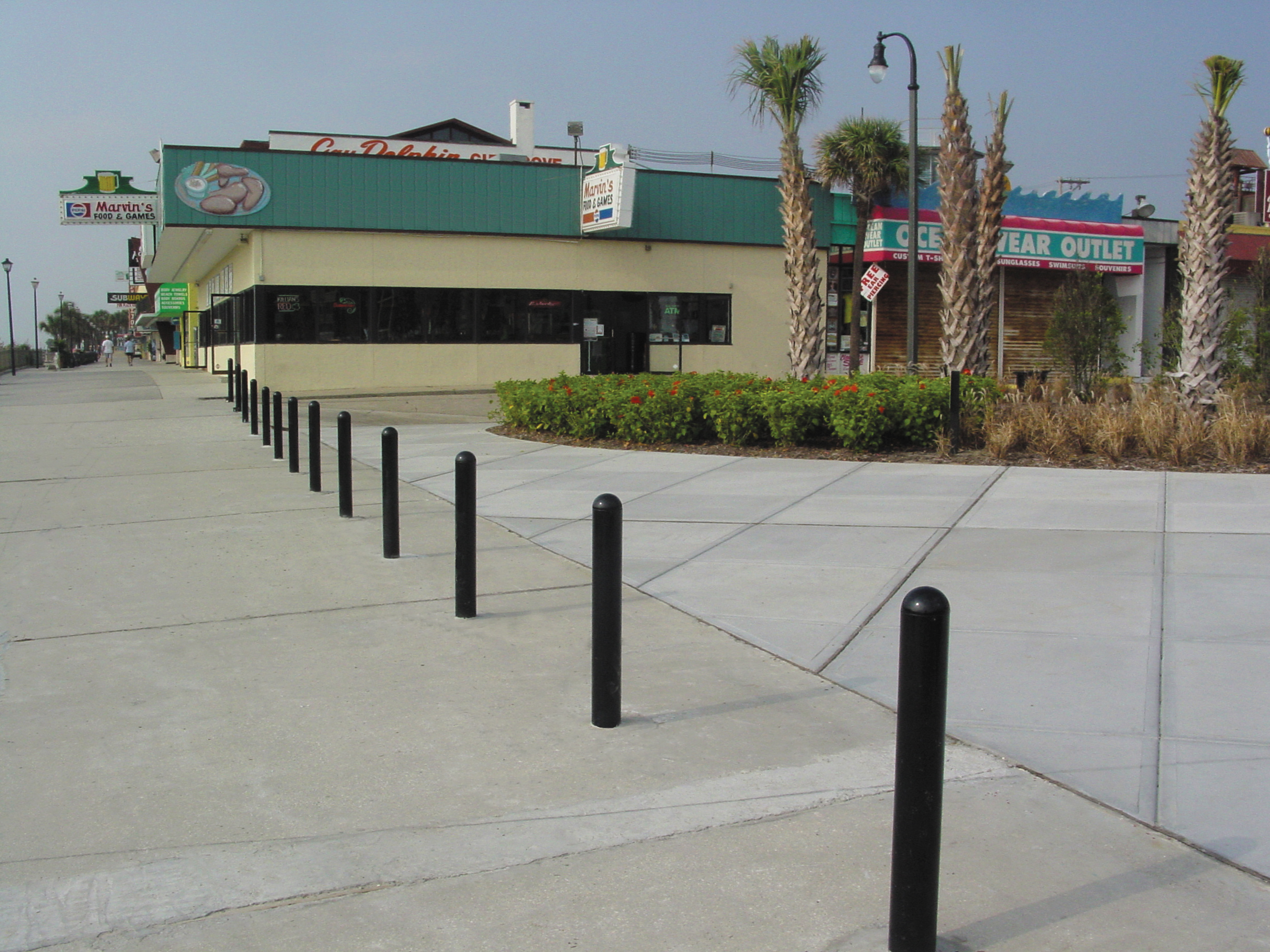 Grove Straight Bollard Glossblack Retail