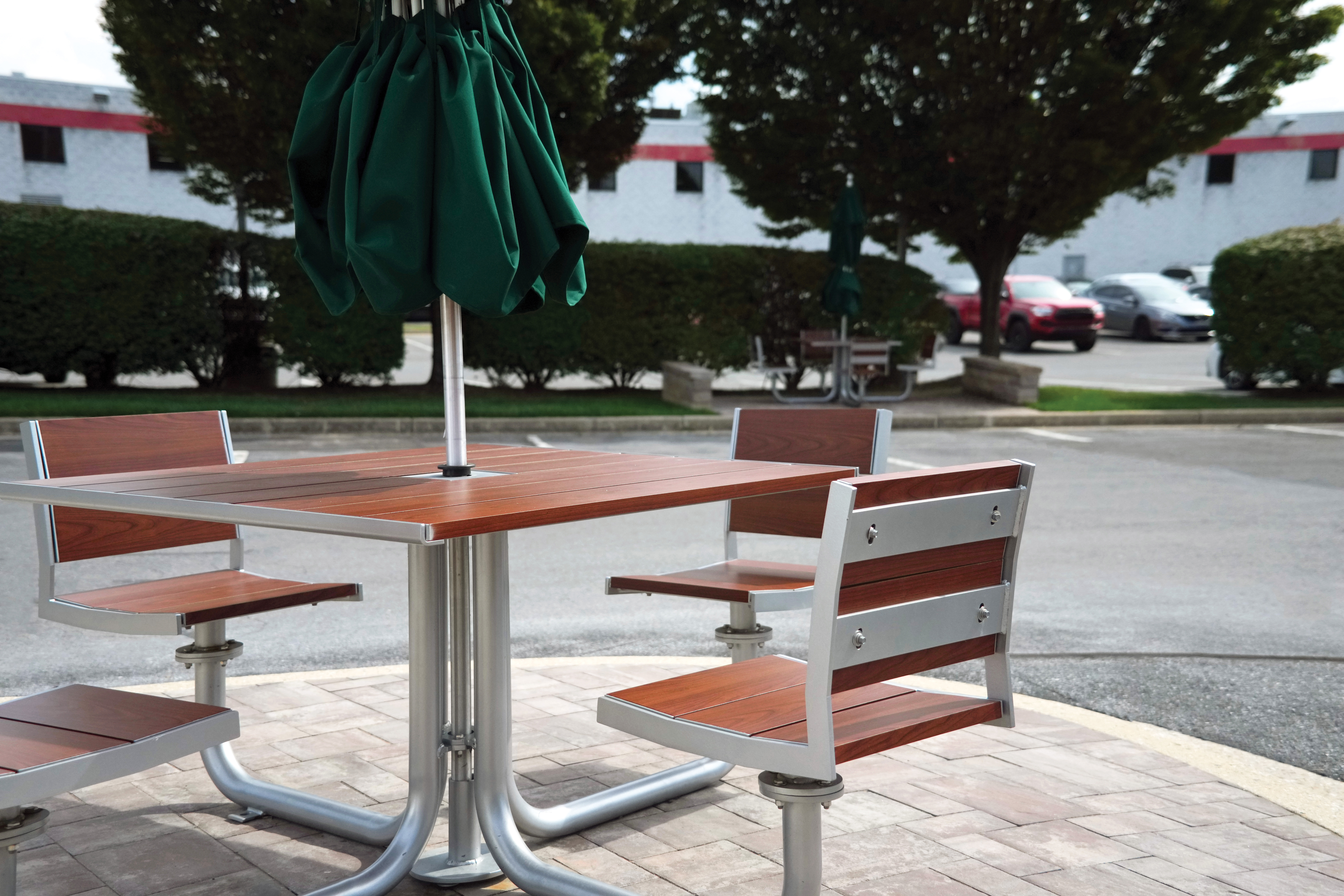 Feature Creekview Table Sparklesilver Woodgrainaluminum Cherryflame Corporate Frederickmd