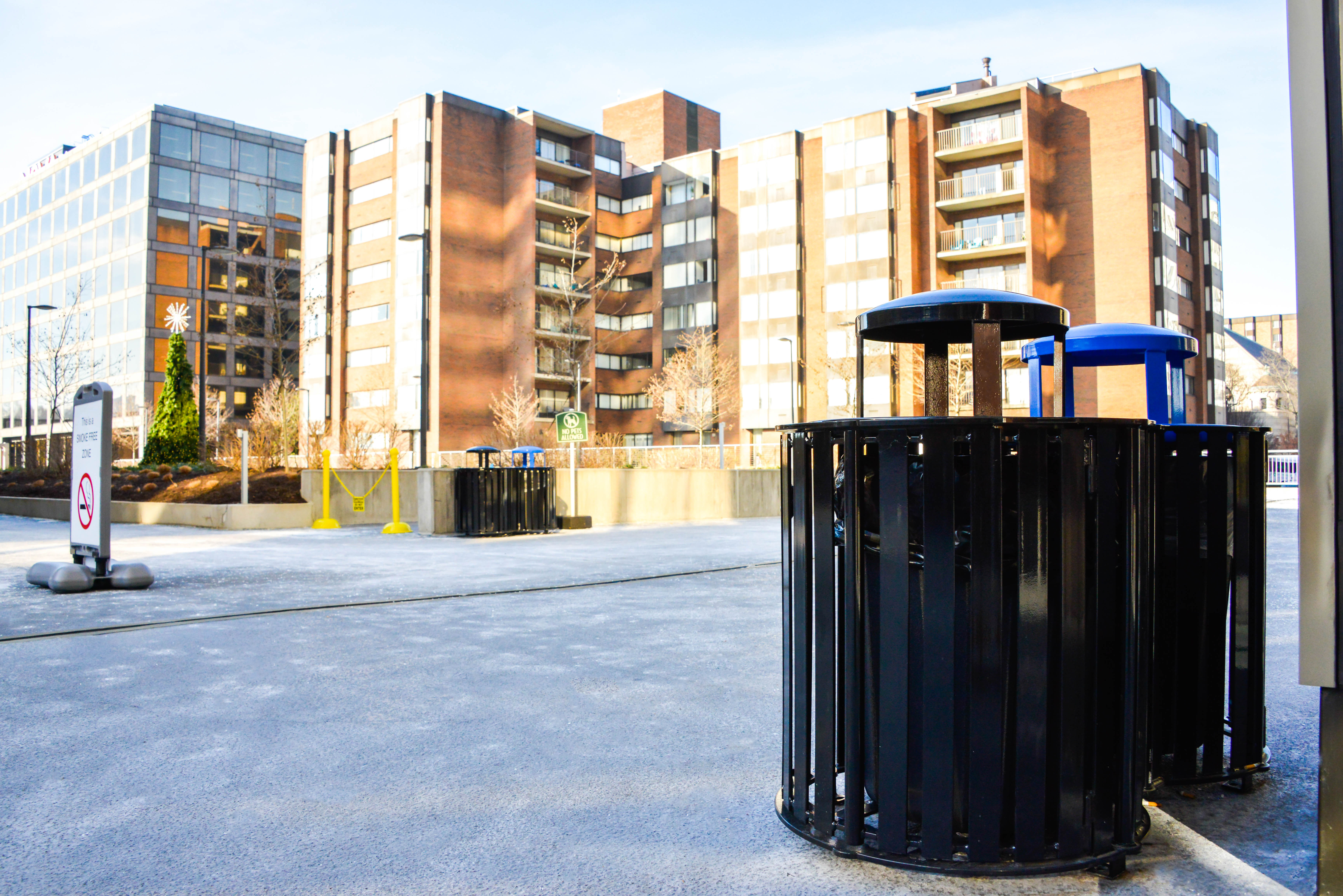 Penn Dual Litter Recycle Receptacle Elevatedlid Glossblack Residential Corporate Pittsburghpa